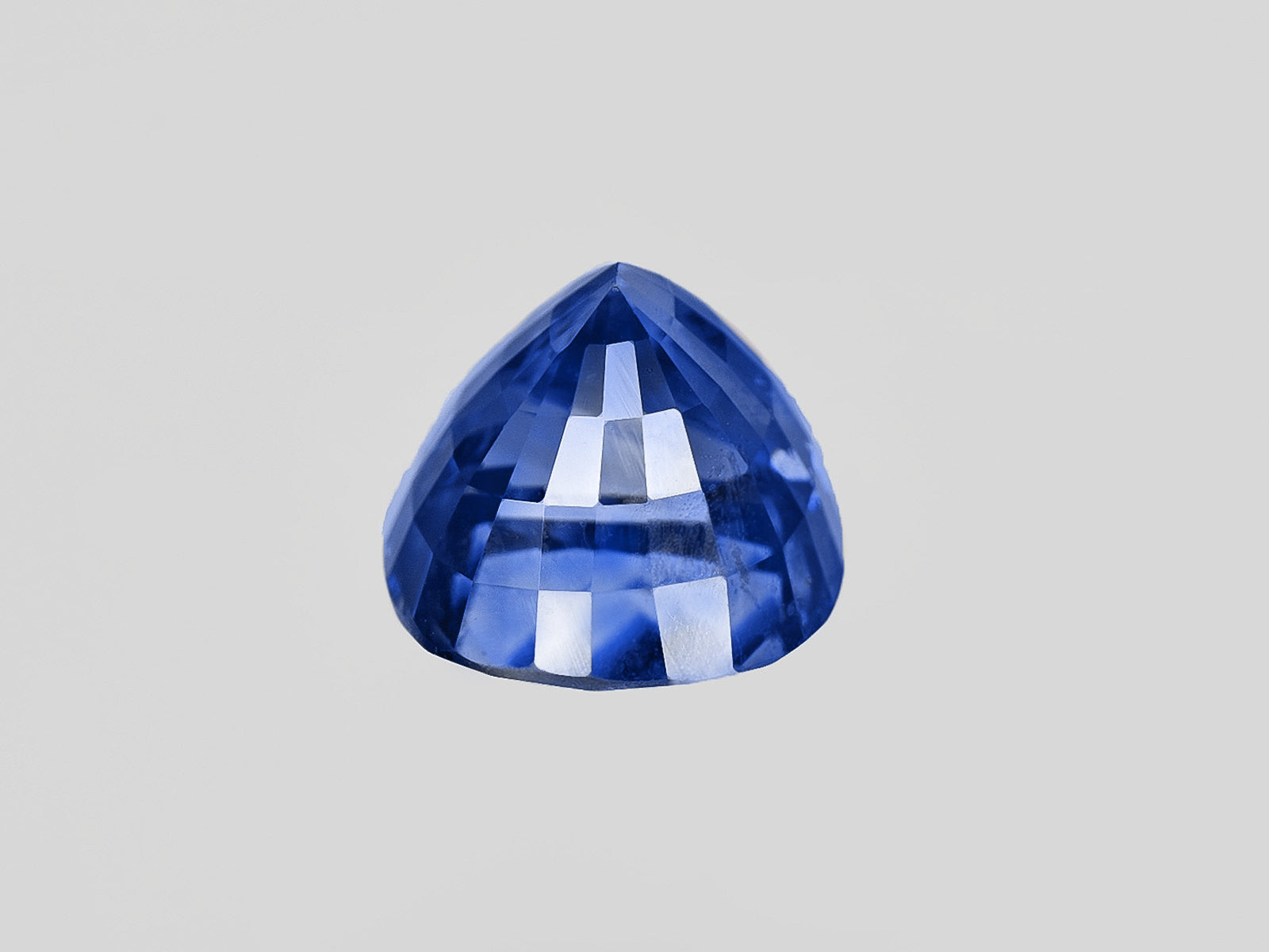 8801940-cushion-fiery-deep-royal-blue-grs-madagascar-natural-blue-sapphire-6.12-ct