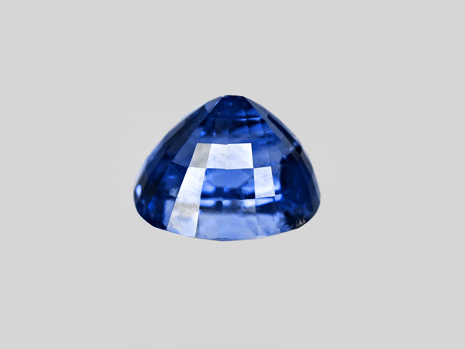 8801940-cushion-fiery-deep-royal-blue-grs-madagascar-natural-blue-sapphire-6.12-ct