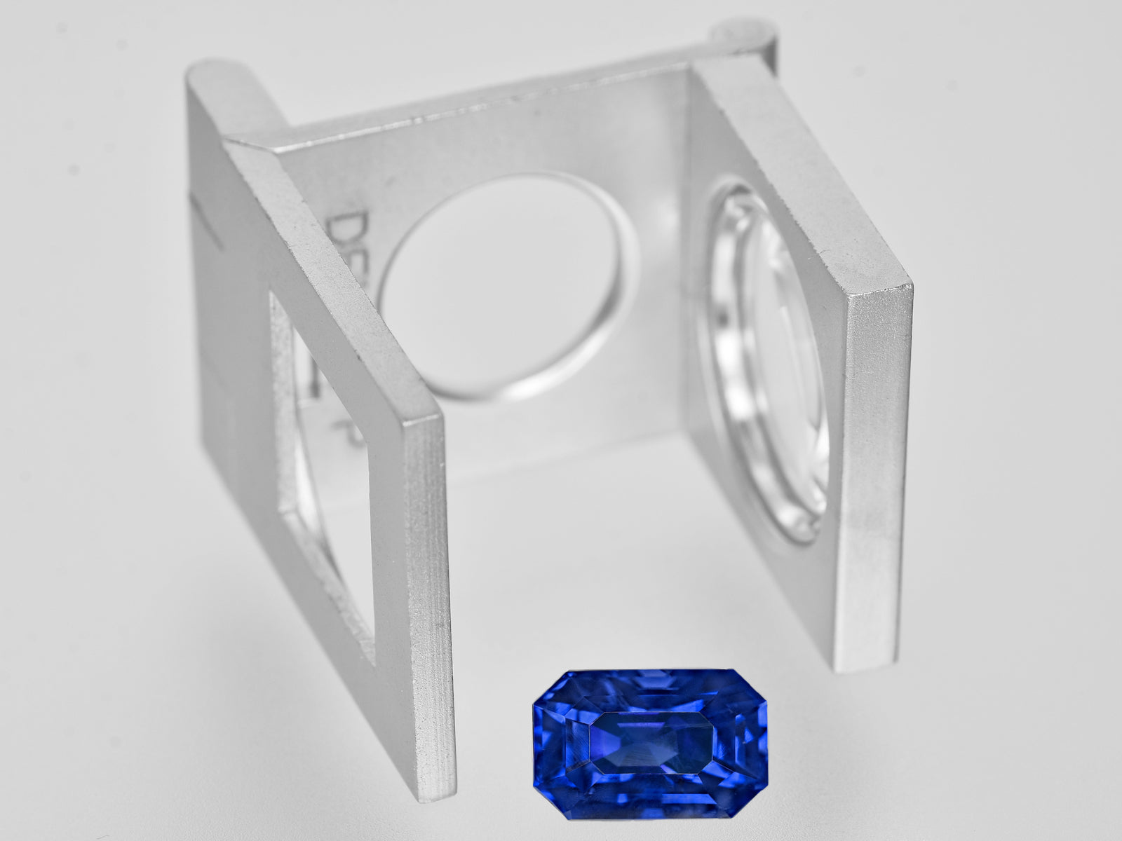 8801941-octagonal-fiery-rich-royal-blue-grs-madagascar-natural-blue-sapphire-4.04-ct
