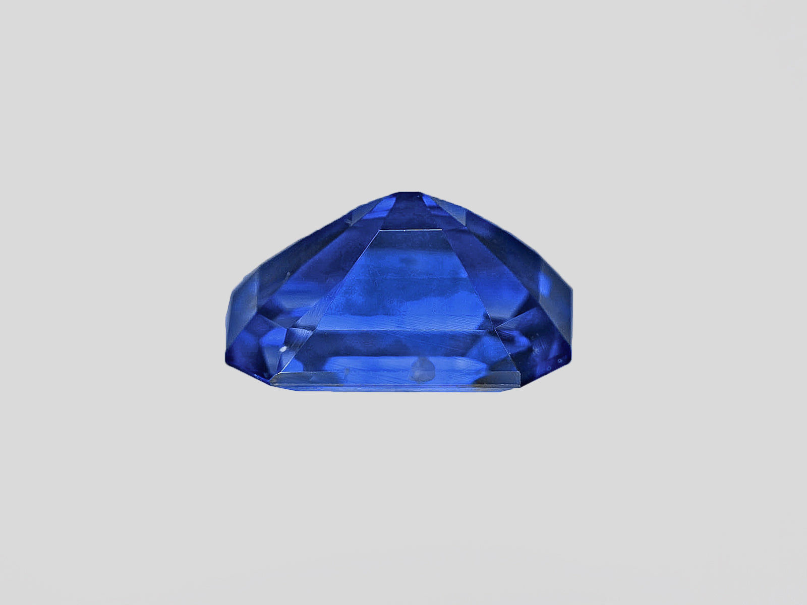 8801941-octagonal-fiery-rich-royal-blue-grs-madagascar-natural-blue-sapphire-4.04-ct