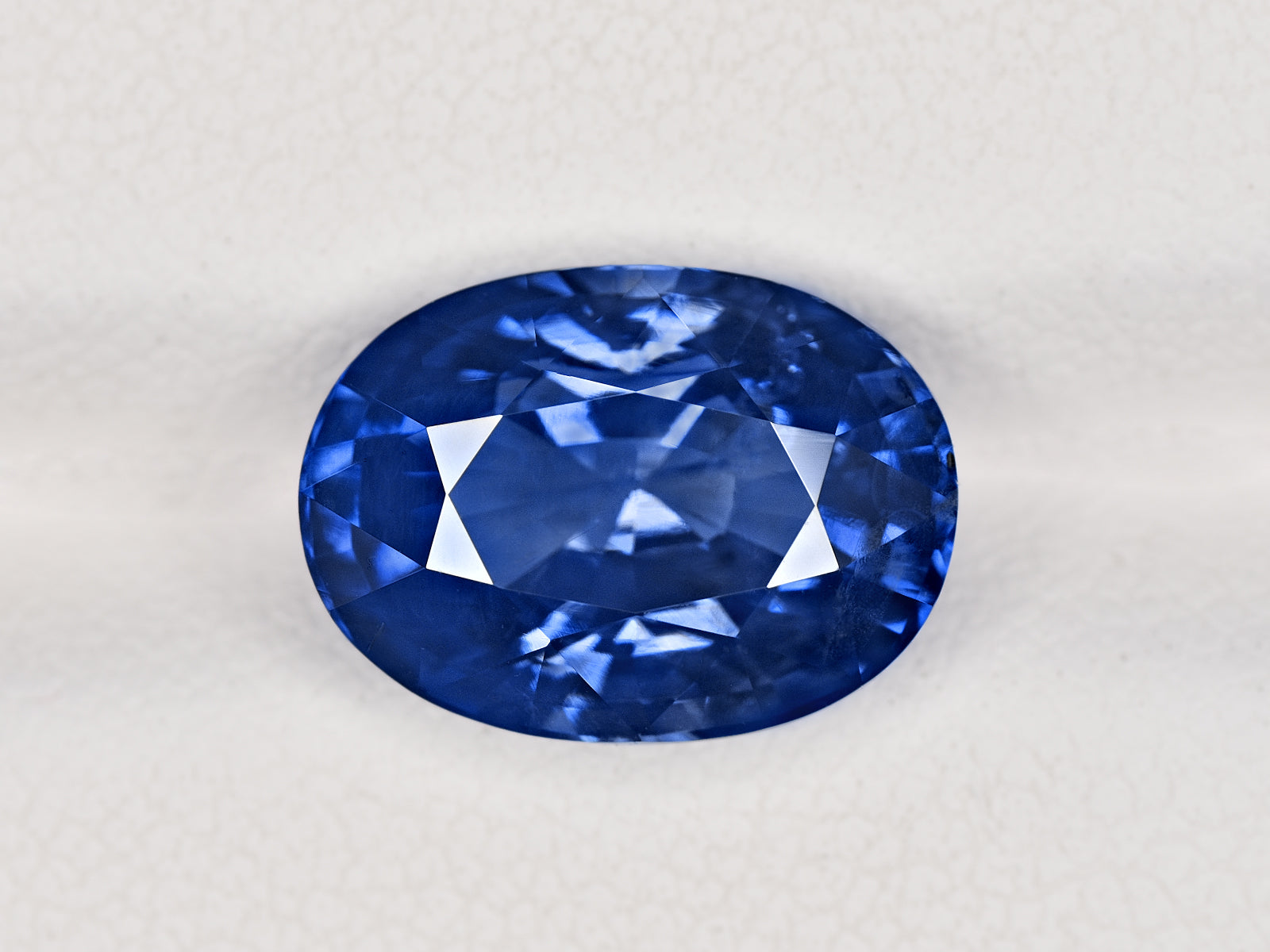 8801942-oval-rich-velvety-cornflower-blue-grs-madagascar-natural-blue-sapphire-6.13-ct