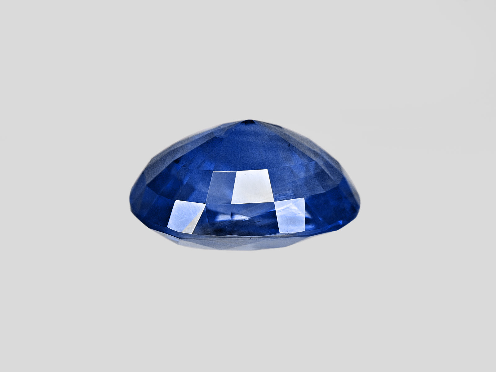 8801942-oval-rich-velvety-cornflower-blue-grs-madagascar-natural-blue-sapphire-6.13-ct