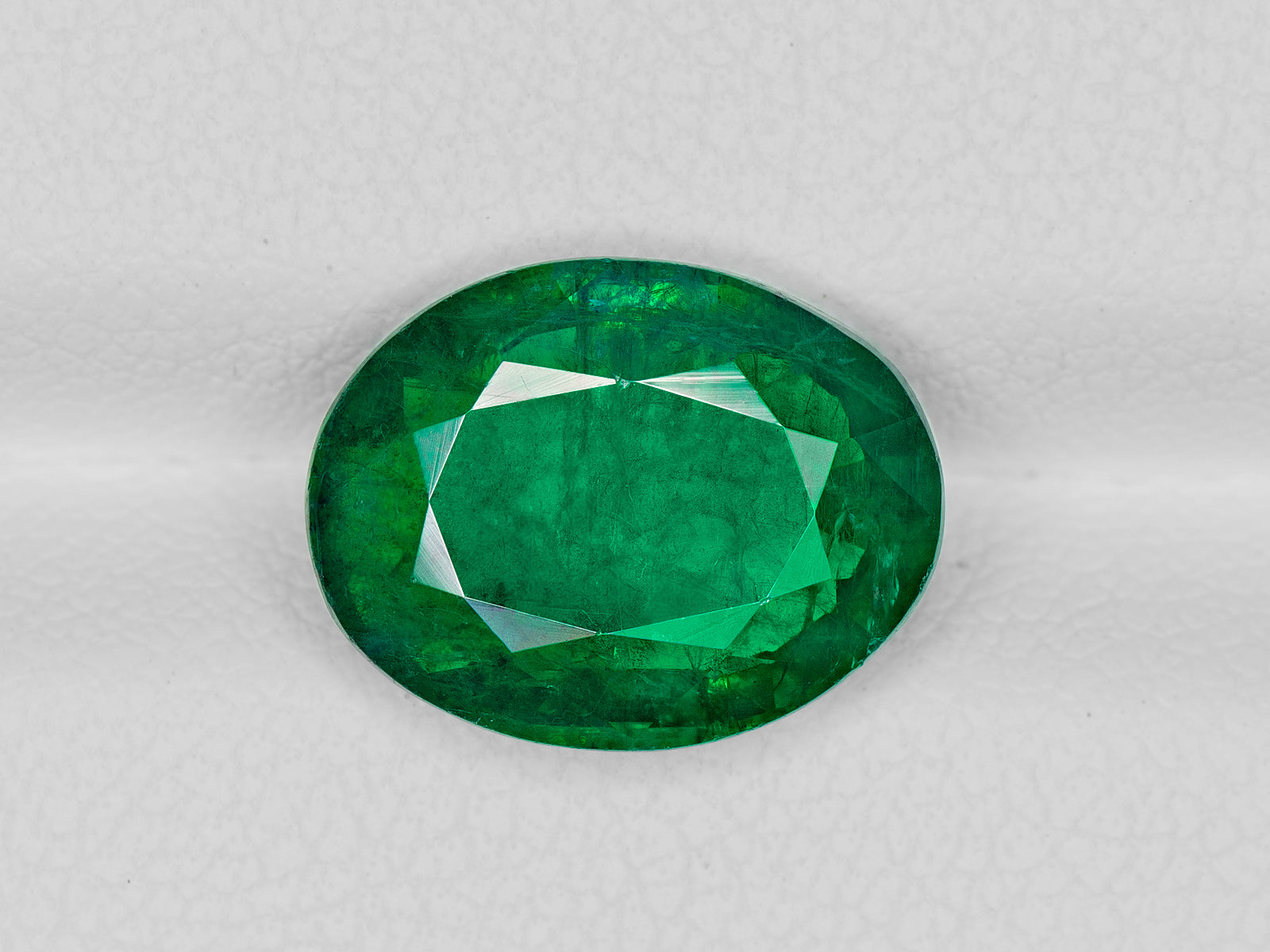 8802611-oval-deep-green-grs-zambia-natural-emerald-4.05-ct