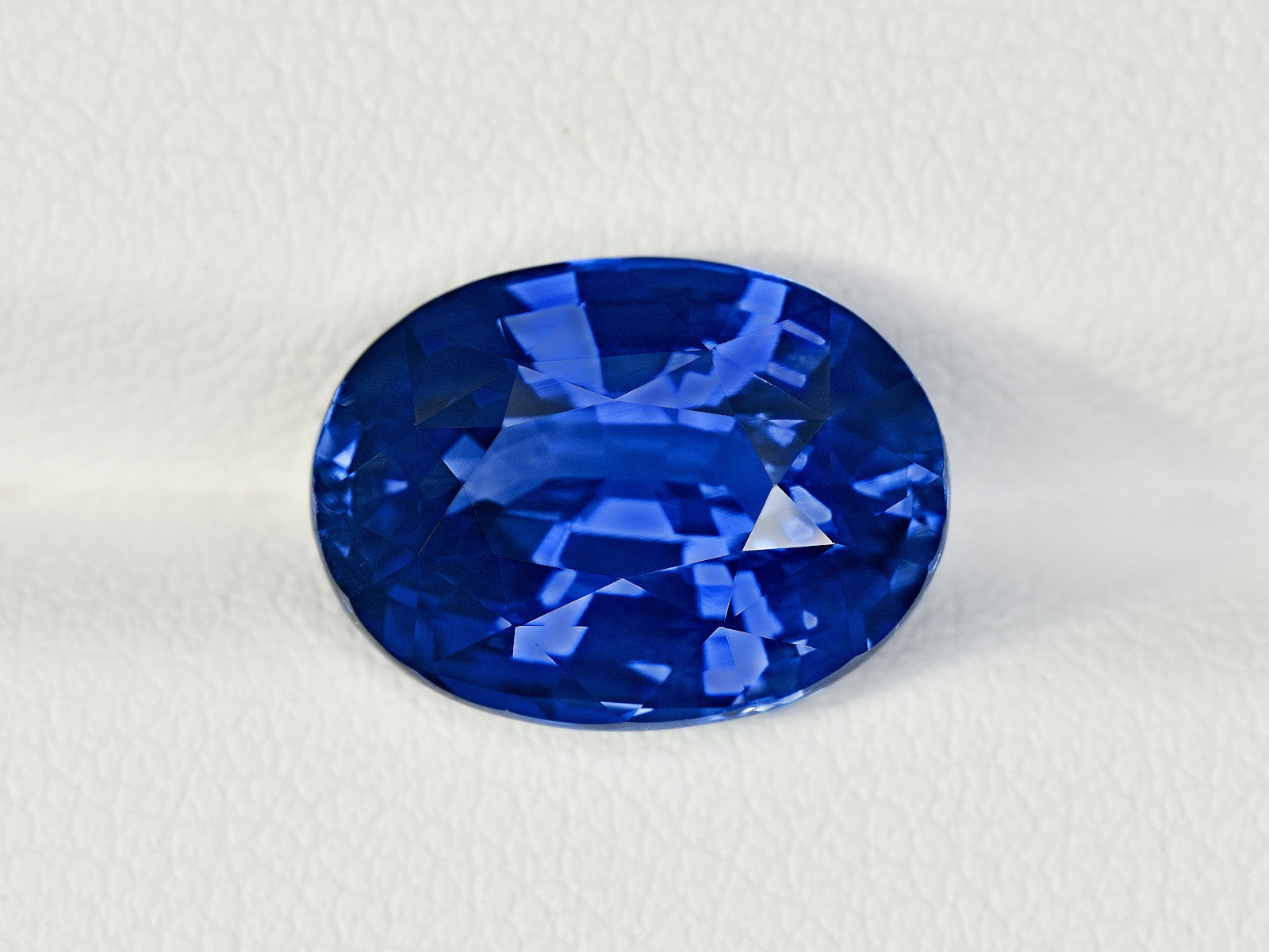 8801954-oval-fiery-rich-cornflower-blue-grs-madagascar-natural-blue-sapphire-7.10-ct