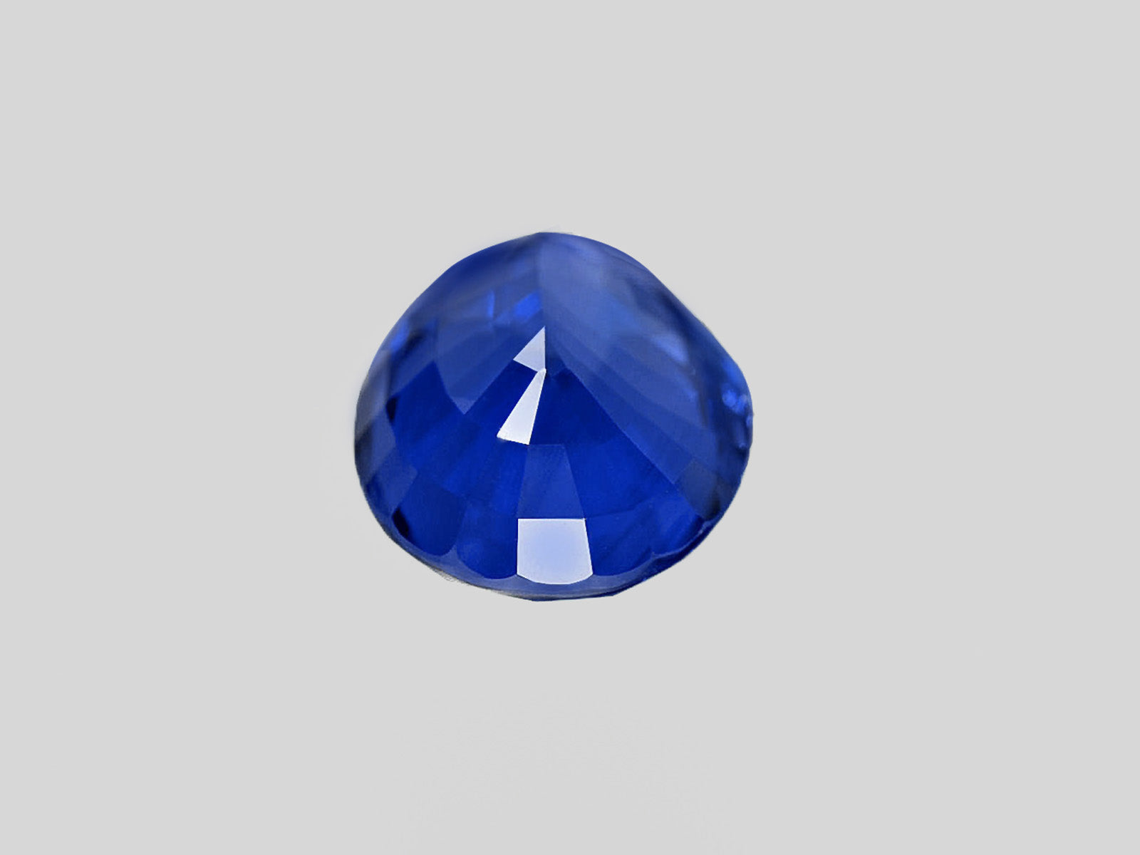 8801954-oval-fiery-rich-cornflower-blue-grs-madagascar-natural-blue-sapphire-7.10-ct