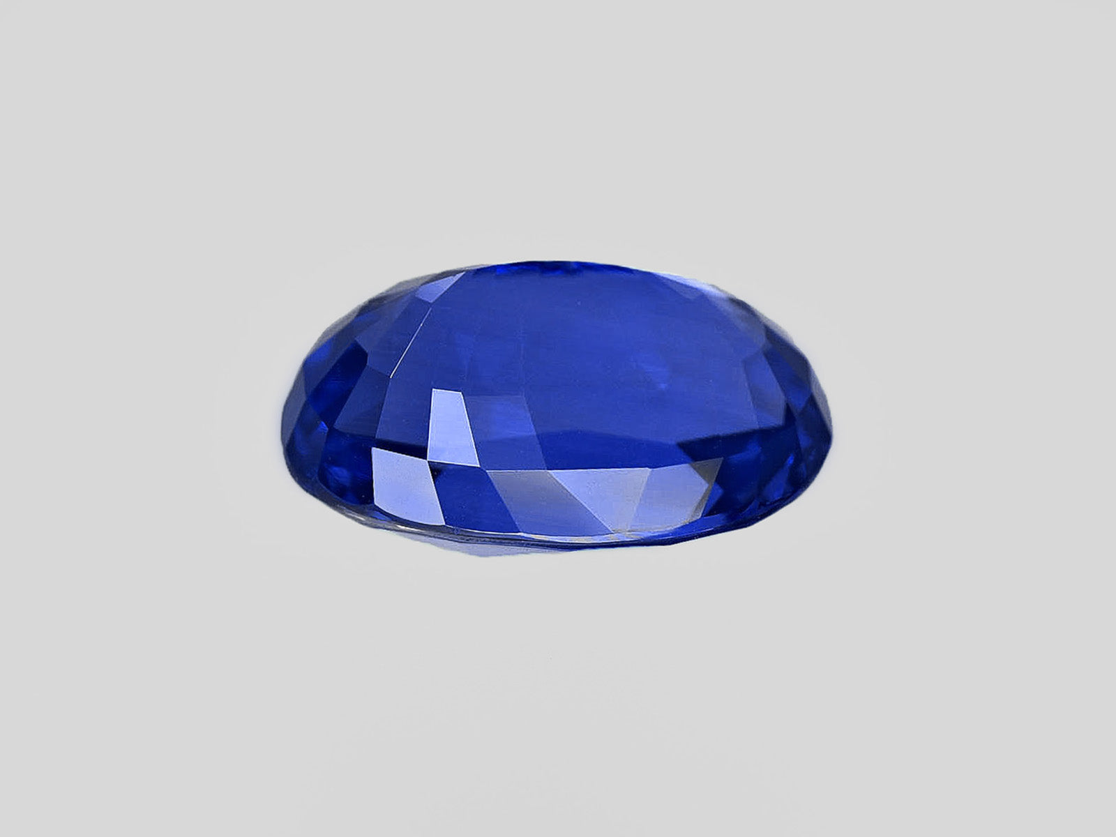 8801954-oval-fiery-rich-cornflower-blue-grs-madagascar-natural-blue-sapphire-7.10-ct