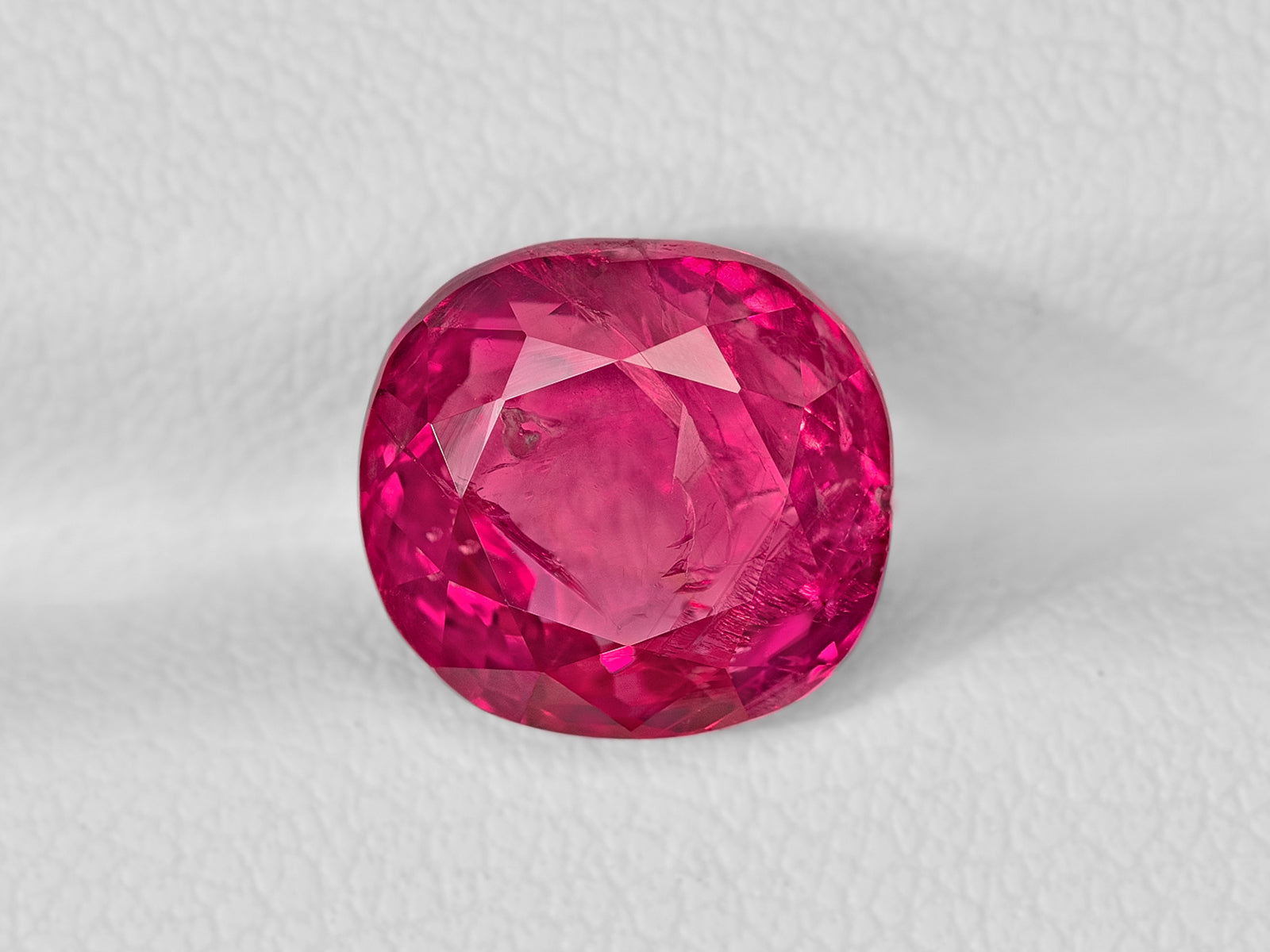 8801957-oval-deep-pinkish-red-grs-burma-natural-ruby-4.76-ct