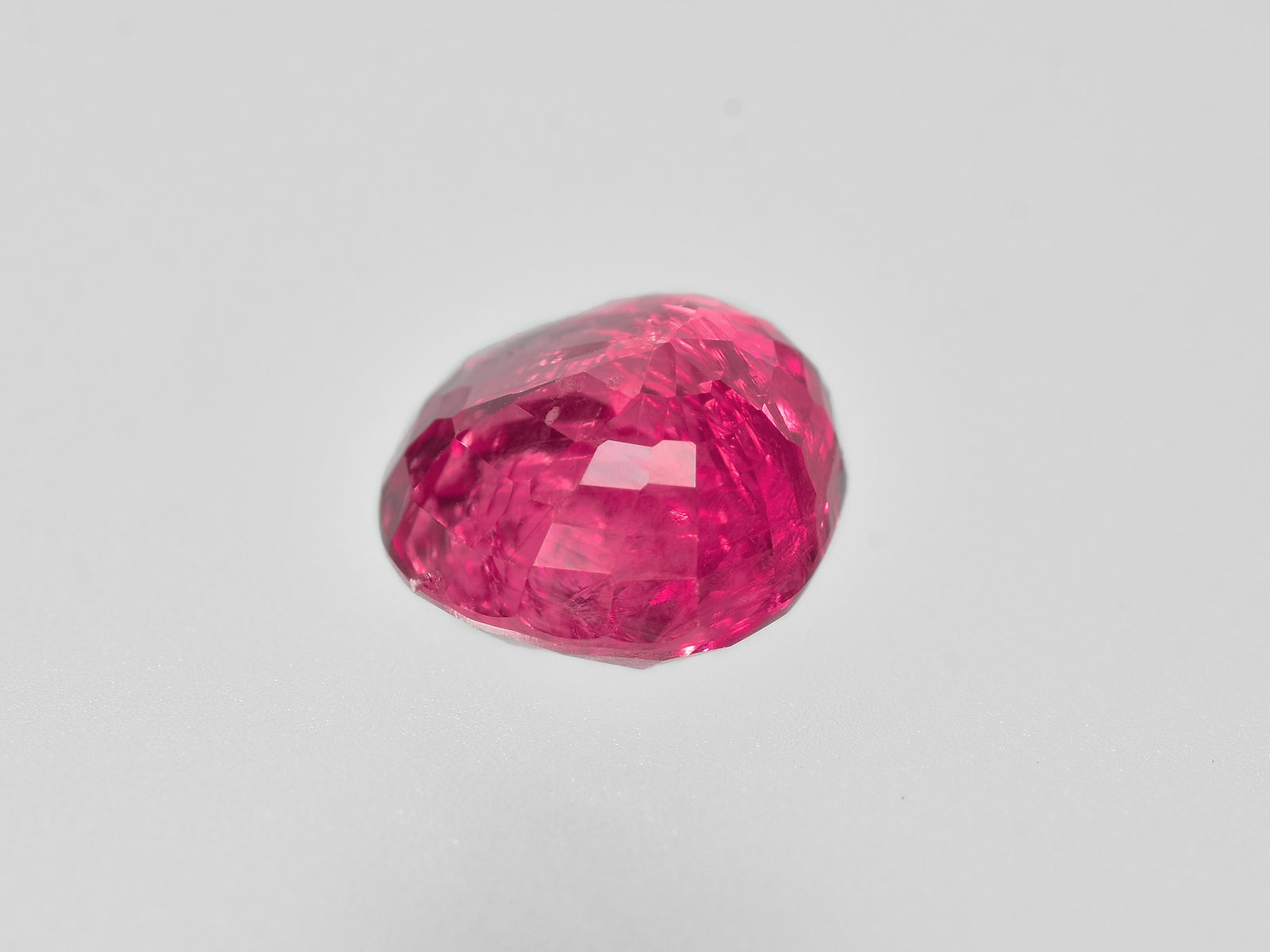 8801957-oval-deep-pinkish-red-grs-burma-natural-ruby-4.76-ct