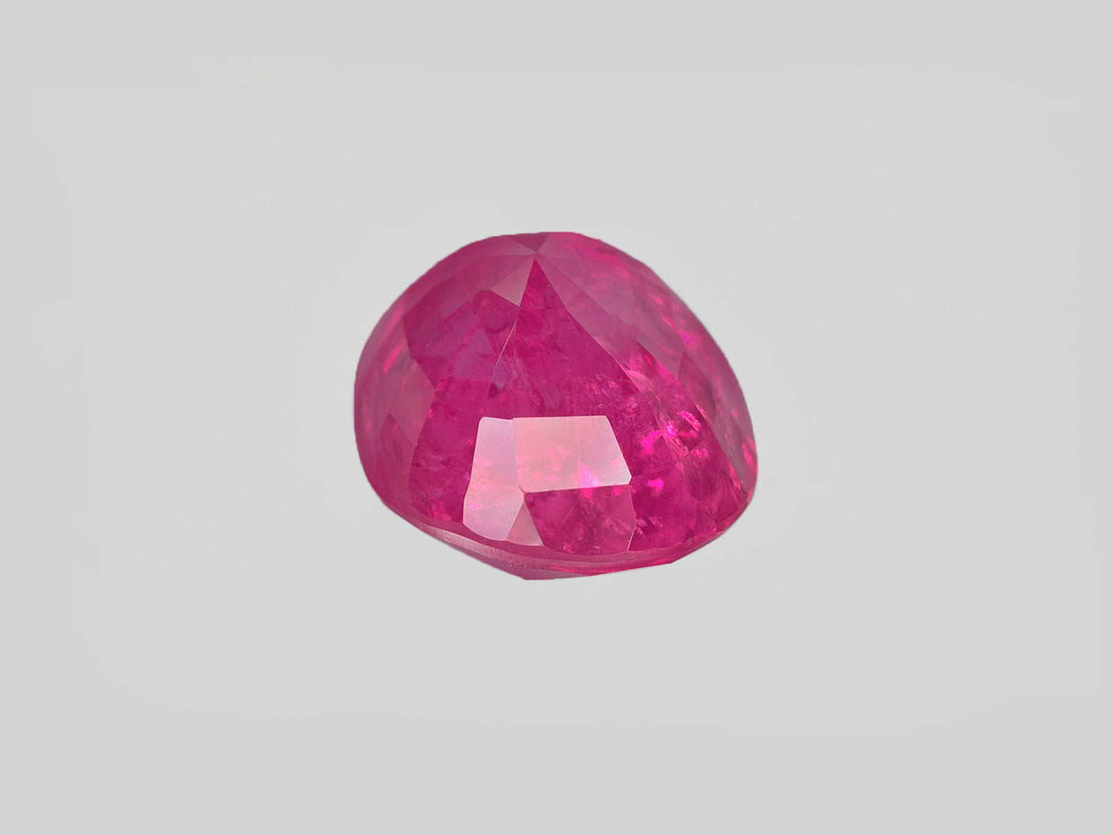 8801958-cushion-fiery-vivid-pinkish-red-grs-burma-natural-ruby-4.61-ct