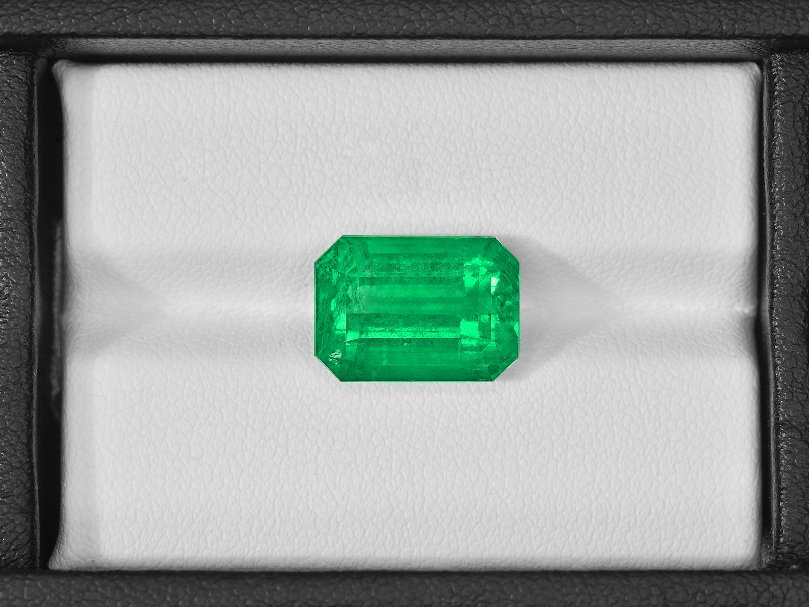 8801960-octagonal-lively-neon-green-grs-ethiopia-natural-emerald-6.90-ct