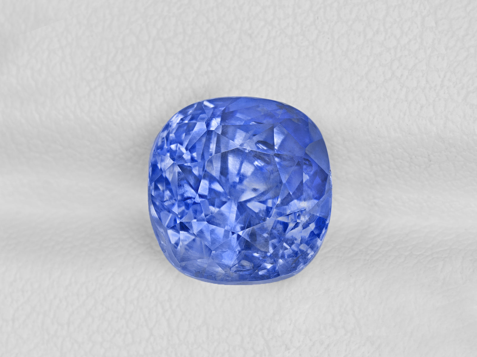 8802614-cushion-lustrous-blue-grs-sri-lanka-natural-blue-sapphire-6.65-ct