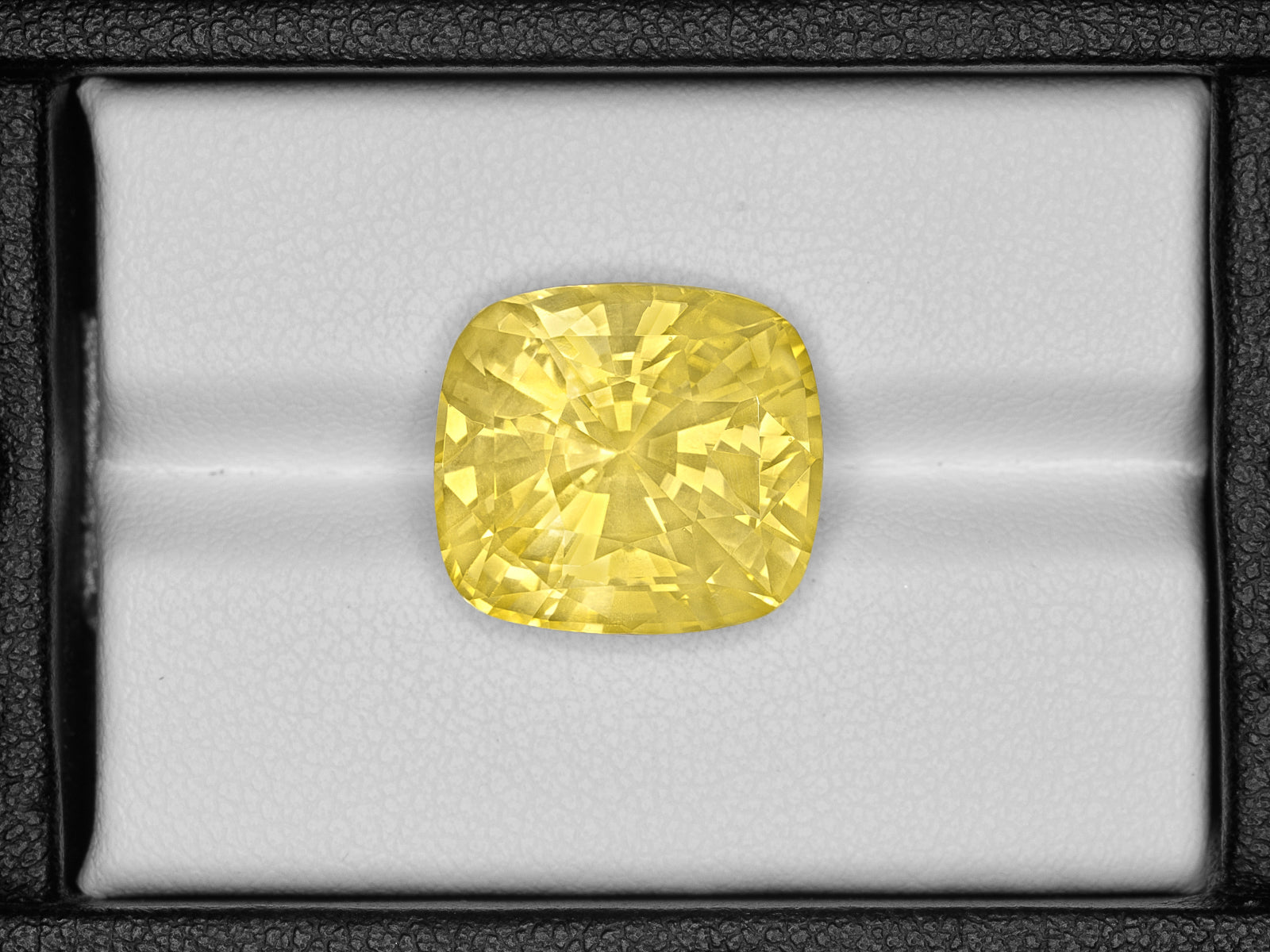 8802615-cushion-lustrous-yellow-grs-sri-lanka-natural-yellow-sapphire-18.58-ct