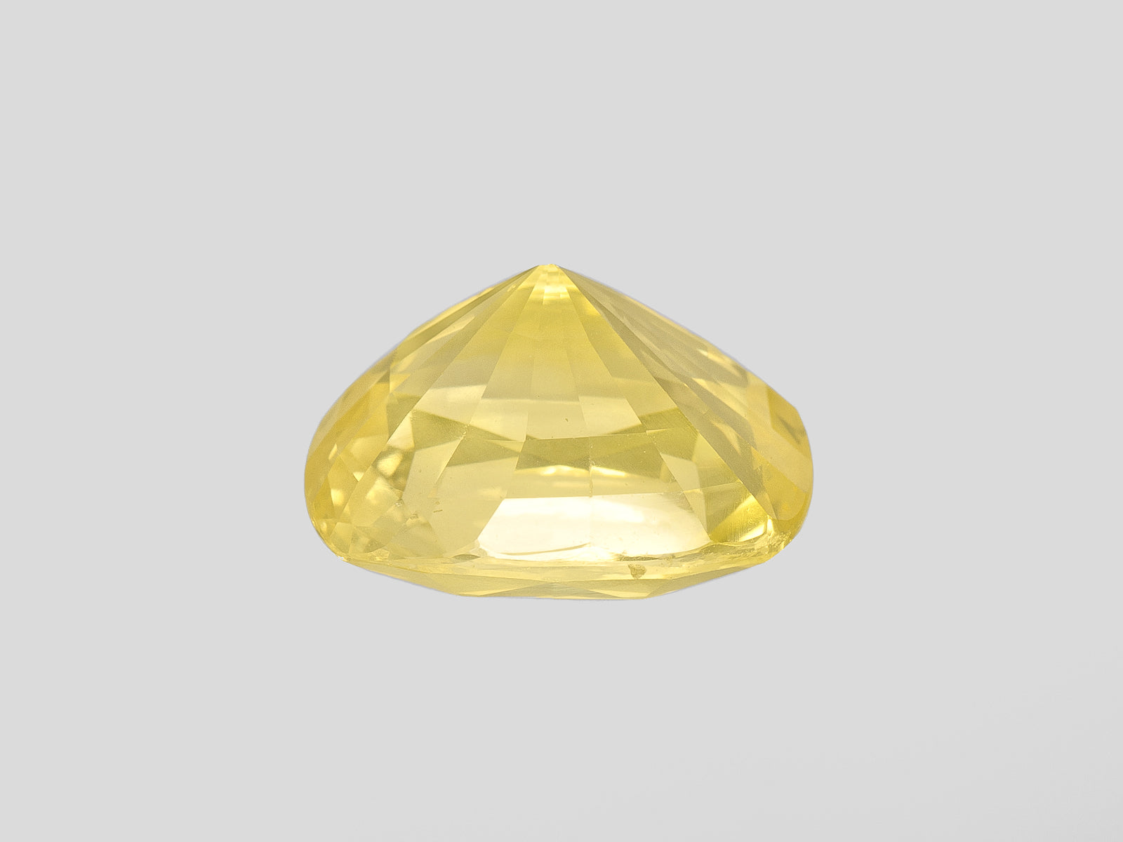 8802615-cushion-lustrous-yellow-grs-sri-lanka-natural-yellow-sapphire-18.58-ct