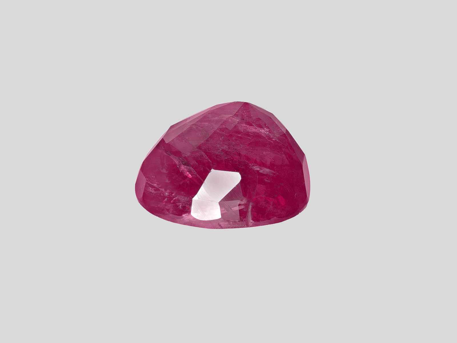 8802613-oval-deep-pinkish-red-grs-burma-natural-ruby-4.11-ct