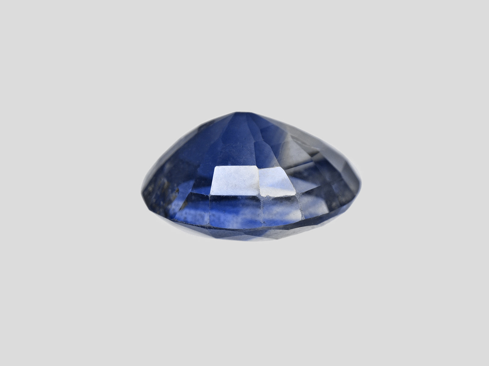 8802190-oval-royal-blue-color-zoning-igi-sri-lanka-natural-blue-sapphire-2.60-ct
