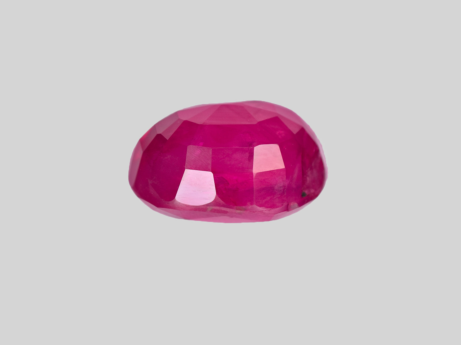 8802192-oval-rich-velvety-pinkish-red-igi-burma-natural-ruby-1.95-ct