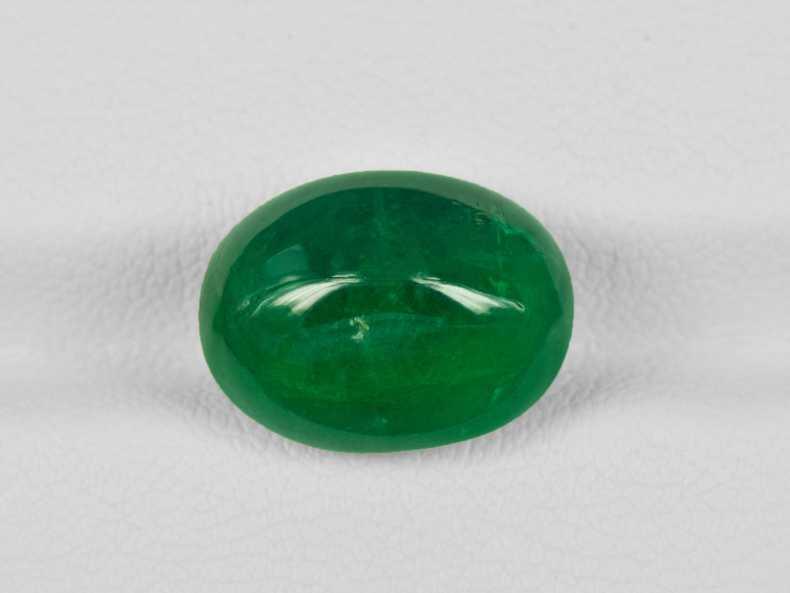 8802177-cabochon-rich-velvety-royal-green-igi-zambia-natural-emerald-8.43-ct
