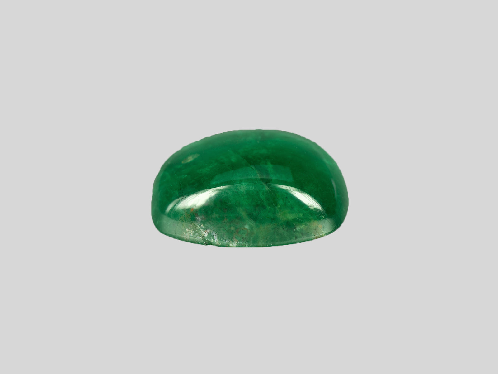 8802178-cabochon-intense-royal-green-igi-zambia-natural-emerald-10.94-ct