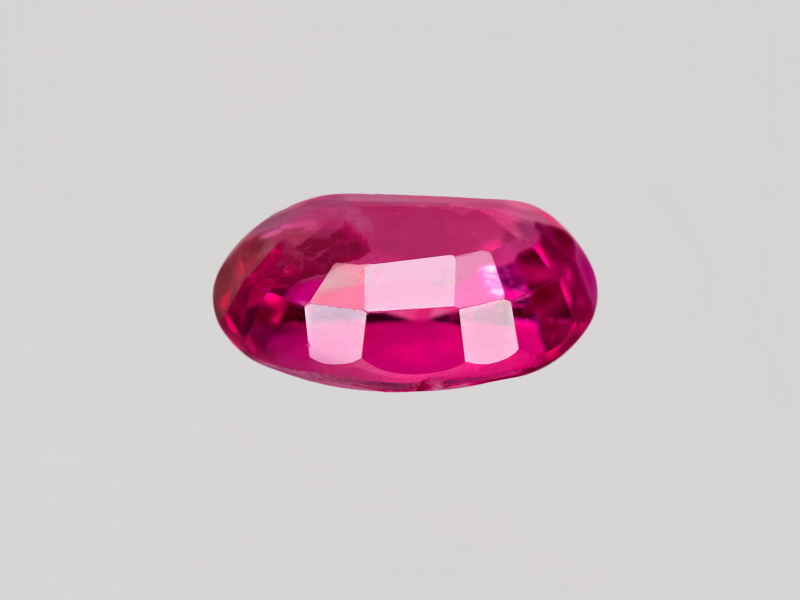 8802028-oval-lively-intense-pink-red-igi-mozambique-natural-ruby-1.01-ct