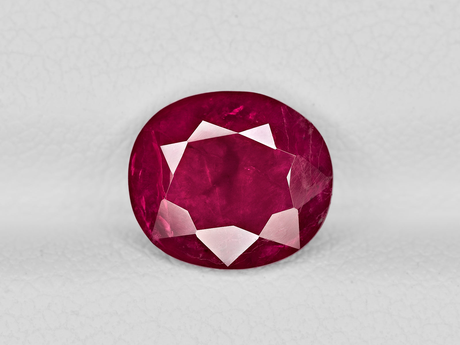 8802176-oval-pigeon-blood-red-igi-burma-natural-ruby-2.57-ct