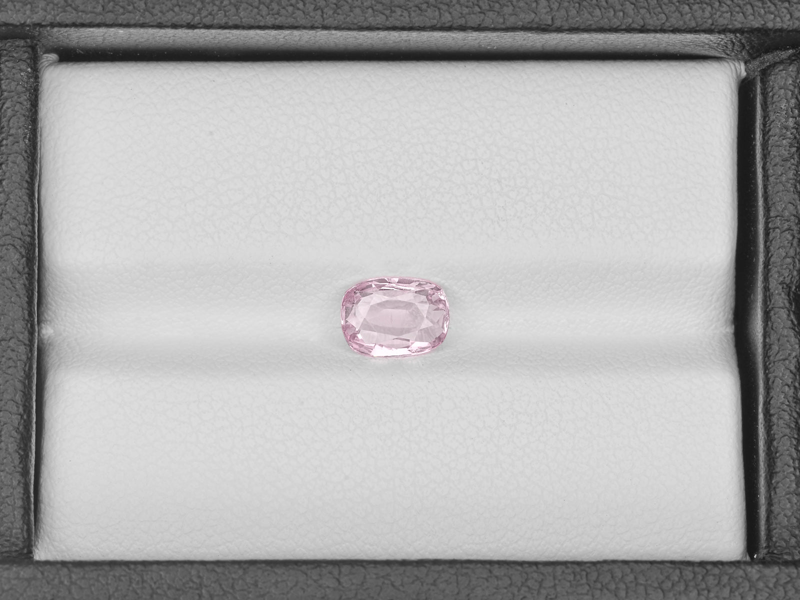 8802245-oval-pastel-orangy-pink-grs-madagascar-natural-padparadscha-1.09-ct