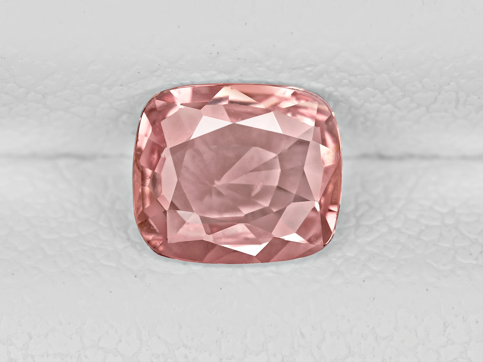 8802247-cushion-pinkish-orange-grs-madagascar-natural-padparadscha-1.04-ct