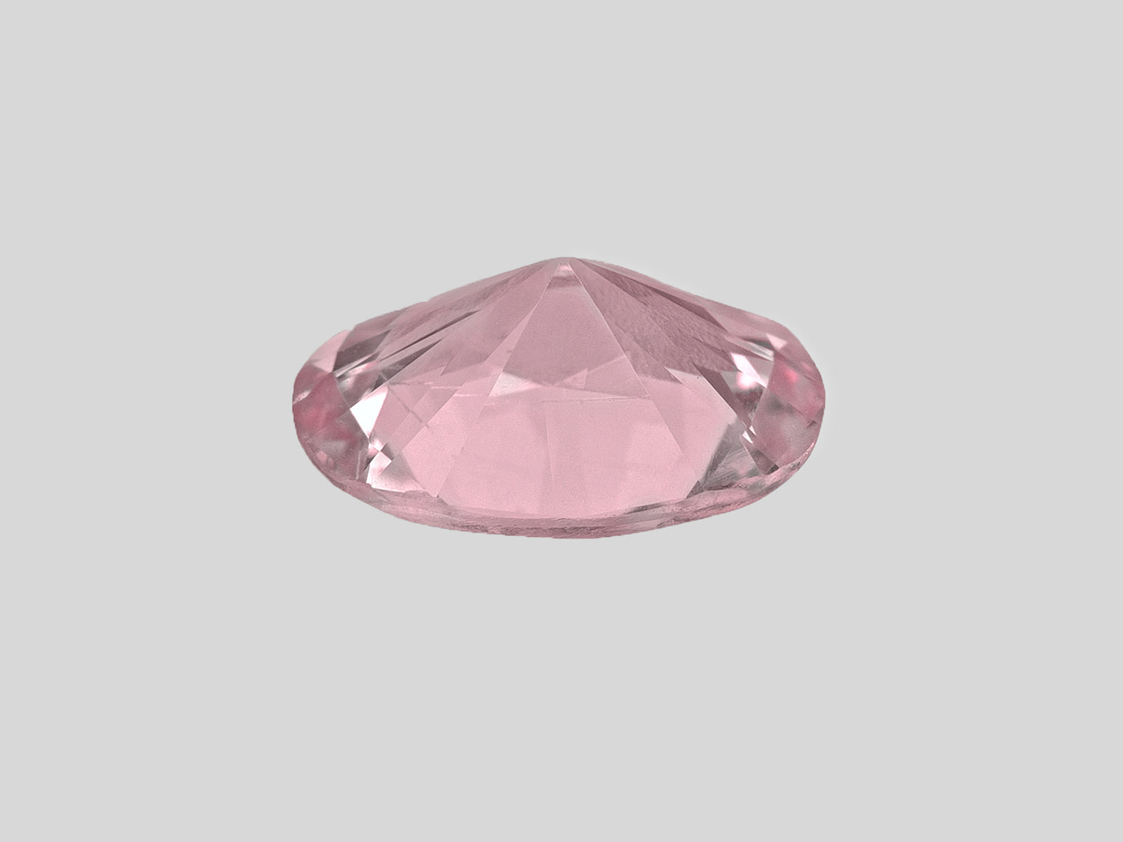8802250-oval-lustrous-soft-orangy-pink-gia-madagascar-natural-padparadscha-1.18-ct