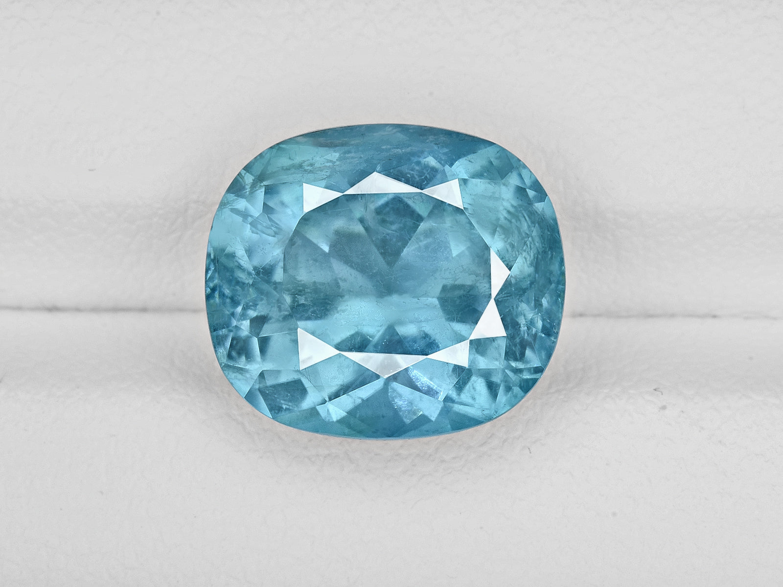 8802232-cushion-fiery-vivid-neon-blue-gia-mozambique-natural-paraiba-tourmaline-8.25-ct