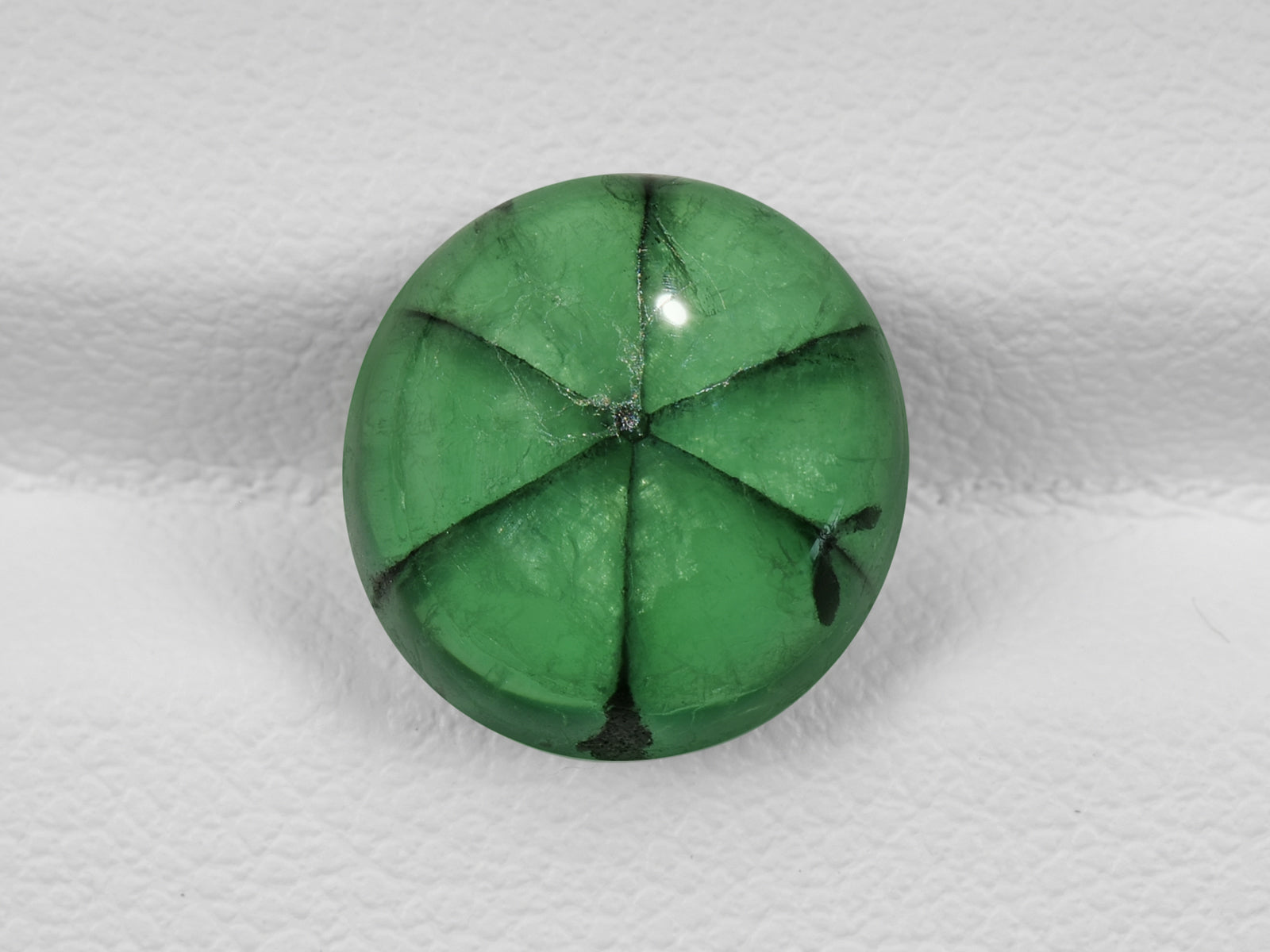 8802205-cabochon-intense-green-with-black-spokes-gia-colombia-natural-trapiche-emerald-4.20-ct