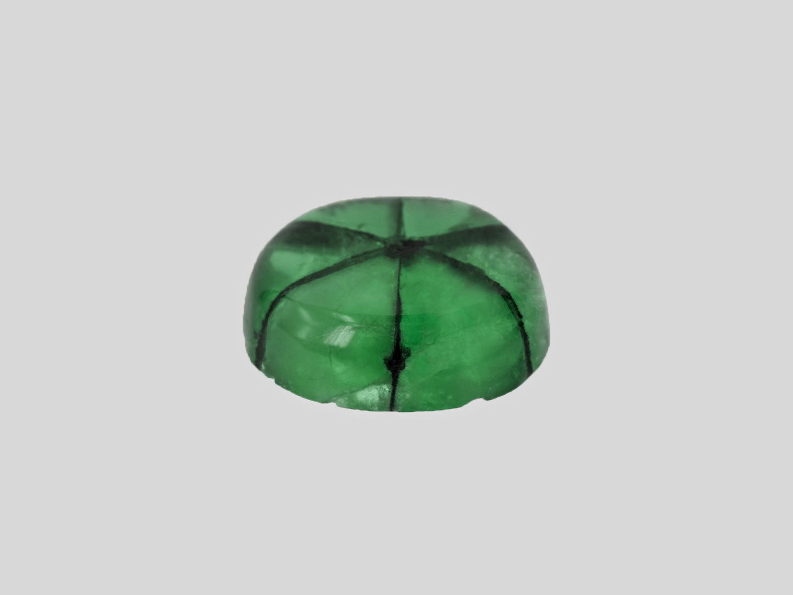 8802208-cabochon-lively-intense-green-with-black-spokes-gia-colombia-natural-trapiche-emerald-3.69-ct