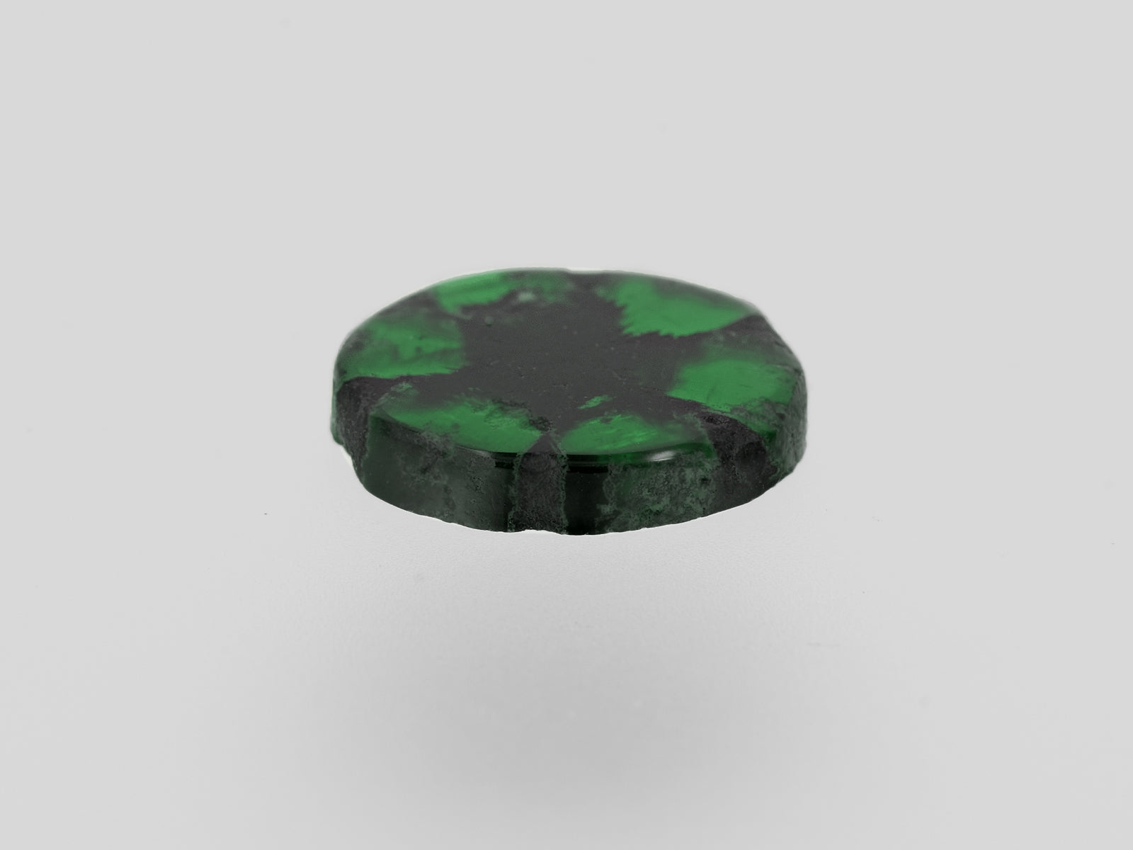 8802215-cabochon-royal-green-with-black-spokes-gia-colombia-natural-trapiche-emerald-2.75-ct
