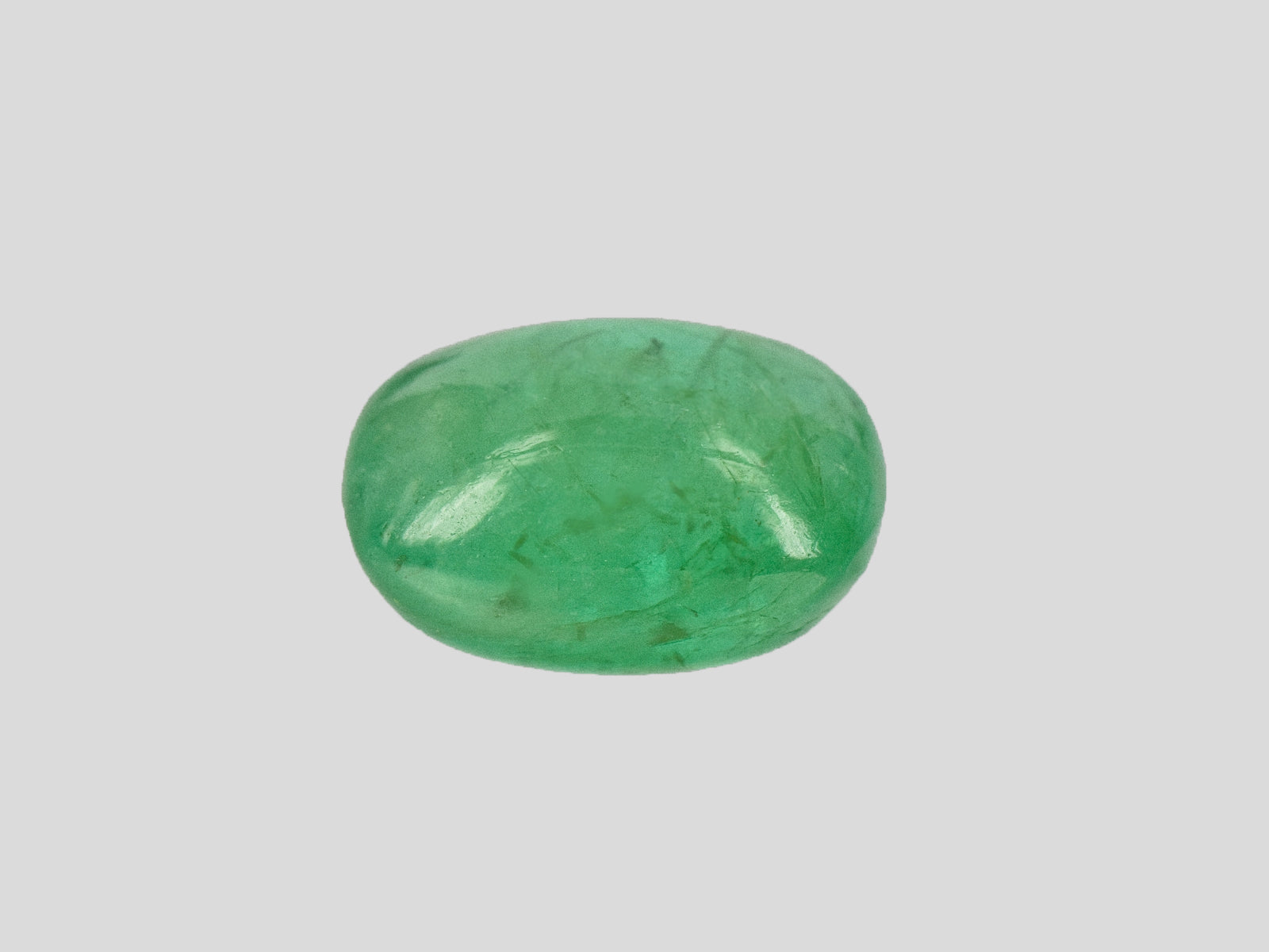 8802066-cabochon-lively-intense-green-russia-natural-emerald-4.85-ct