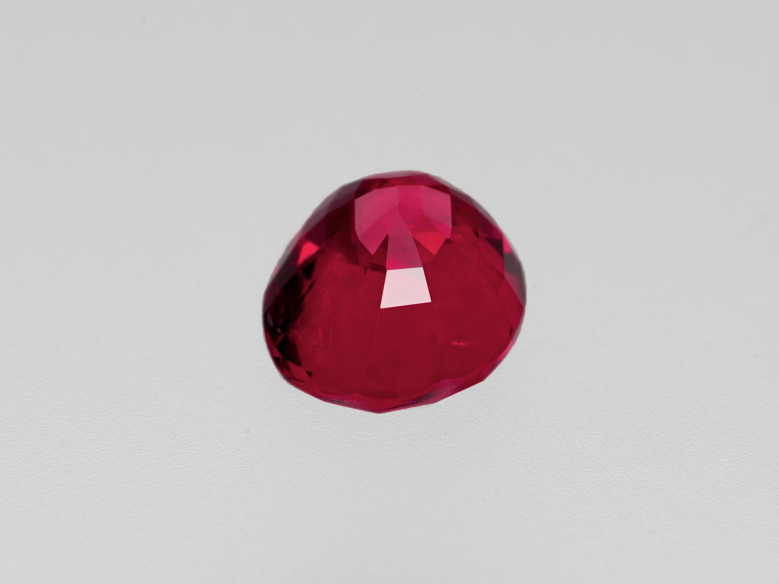 8802201-oval-lively-pigeon-blood-red-grs-burma-natural-ruby-1.15-ct