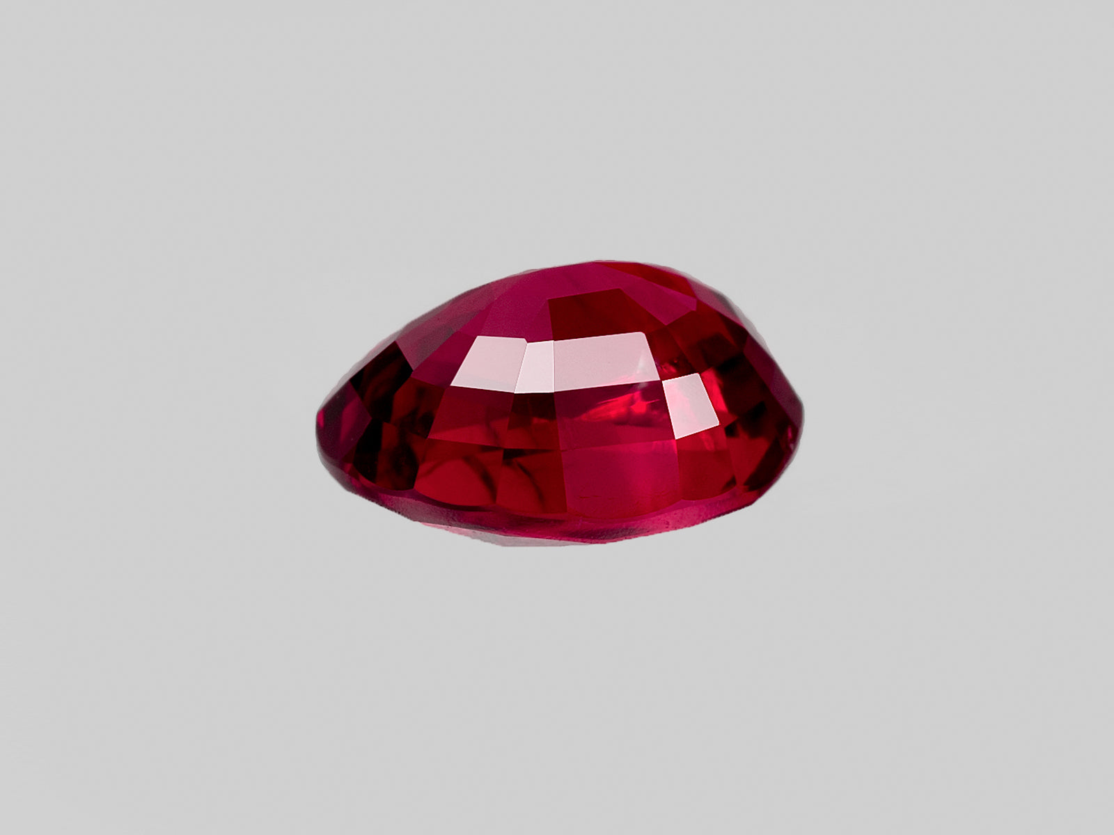 8802201-oval-lively-pigeon-blood-red-grs-burma-natural-ruby-1.15-ct