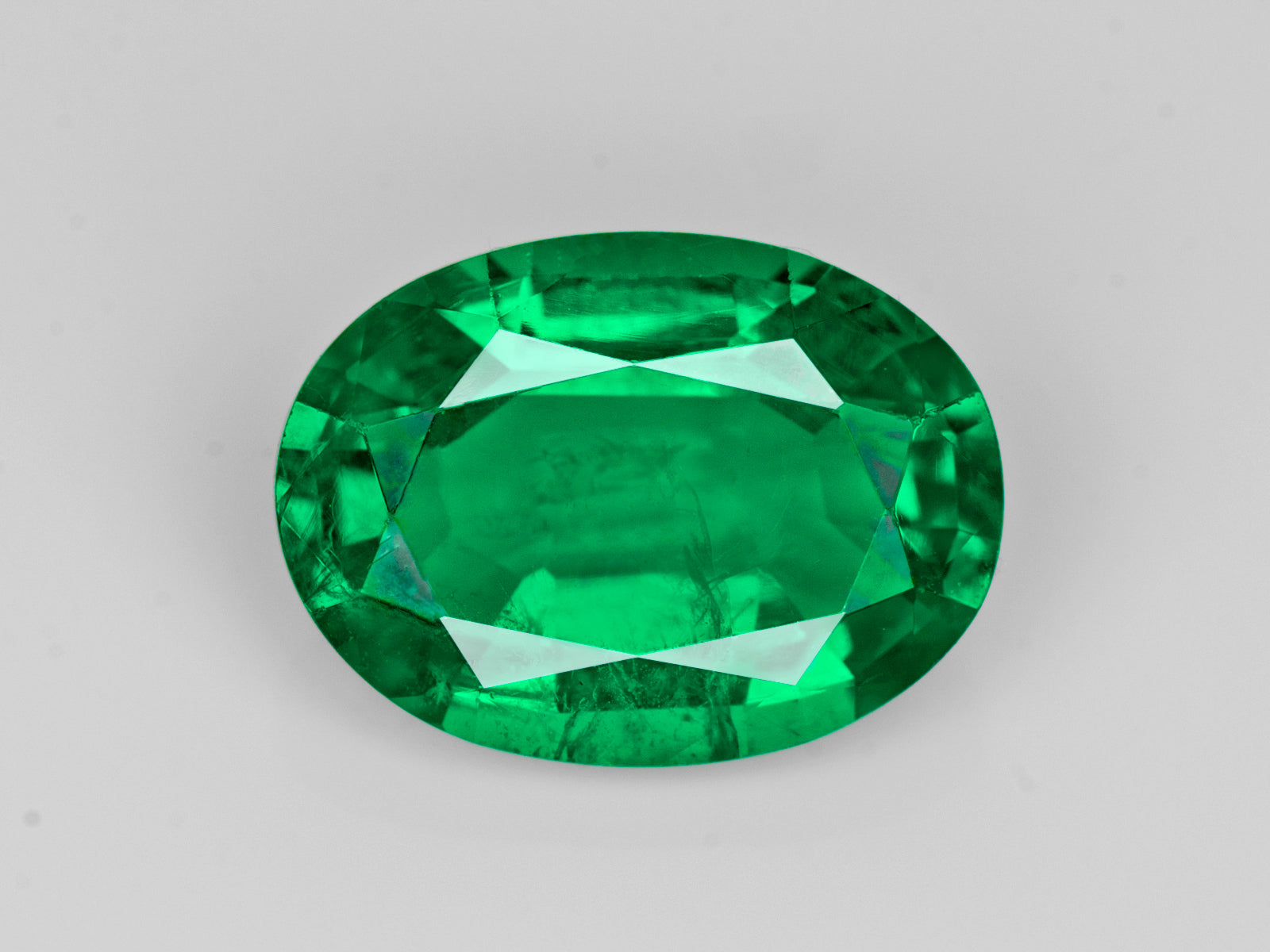8802982-oval-lively-intense-green-gia-zambia-natural-emerald-2.57-ct
