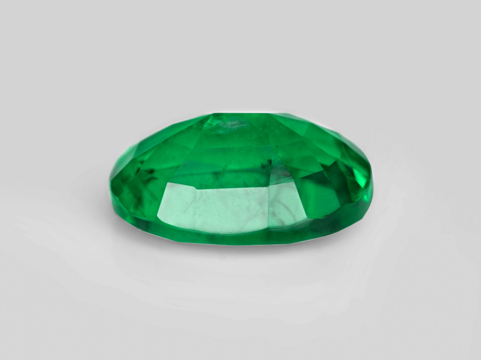 8802982-oval-lively-intense-green-gia-zambia-natural-emerald-2.57-ct