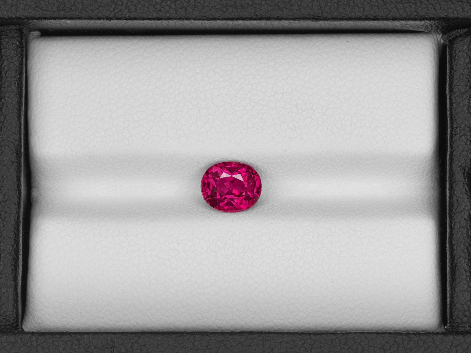 8802240-oval-fery-vivid-purplish-red-gia-afghanistan-natural-ruby-1.47-ct
