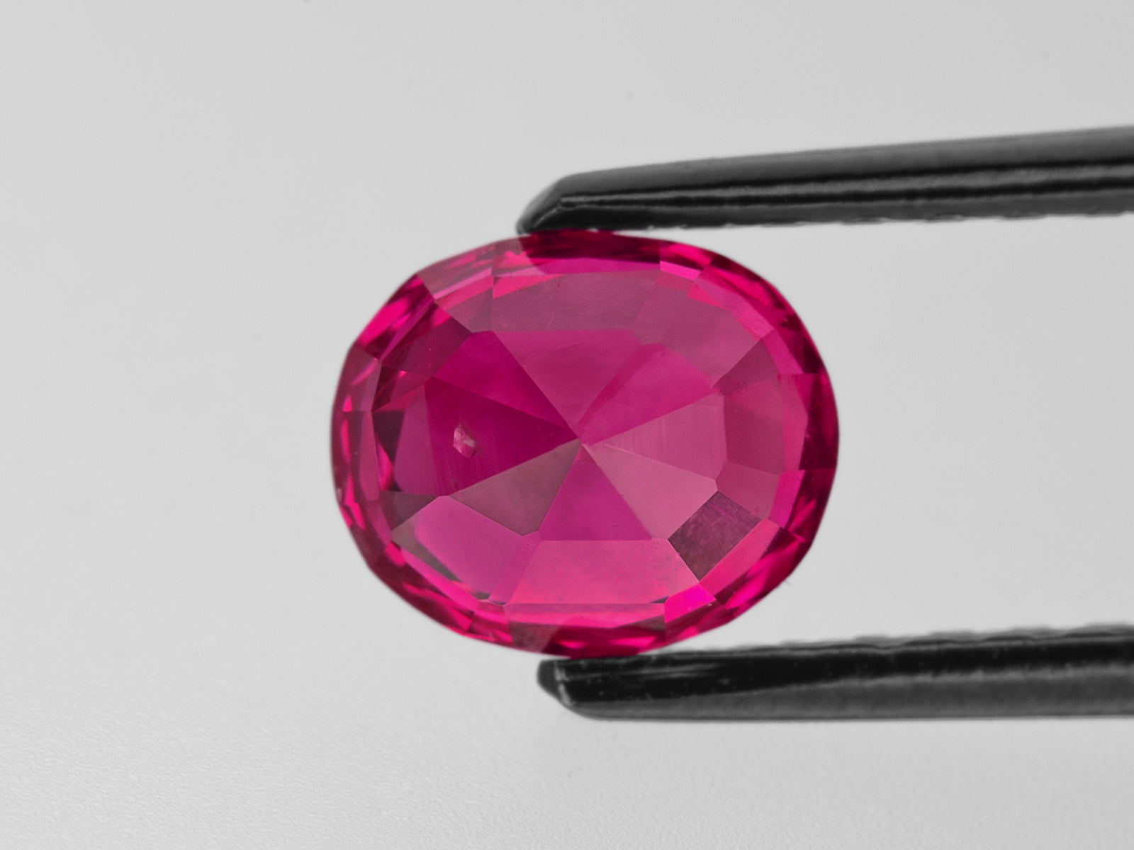 8802240-oval-fery-vivid-purplish-red-gia-afghanistan-natural-ruby-1.47-ct