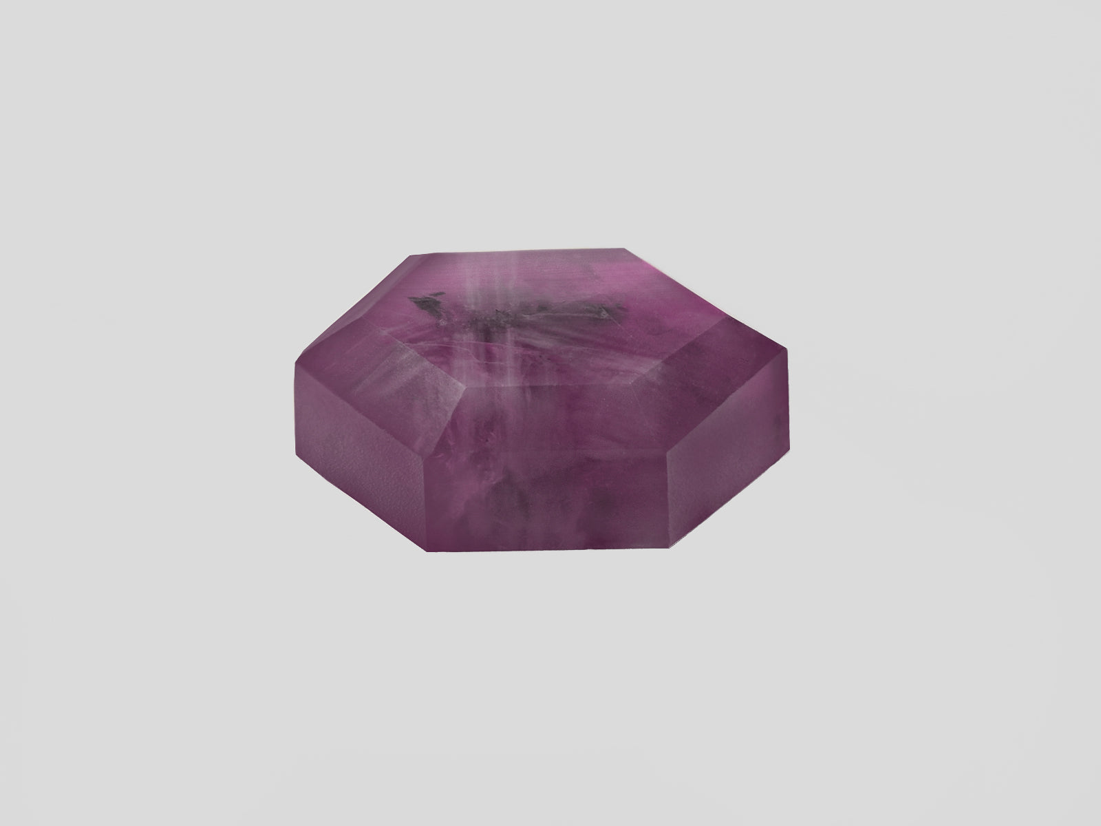 8802253-cabochon-deep-reddish-purple-kashmir-natural-trapiche-sapphire-5.26-ct