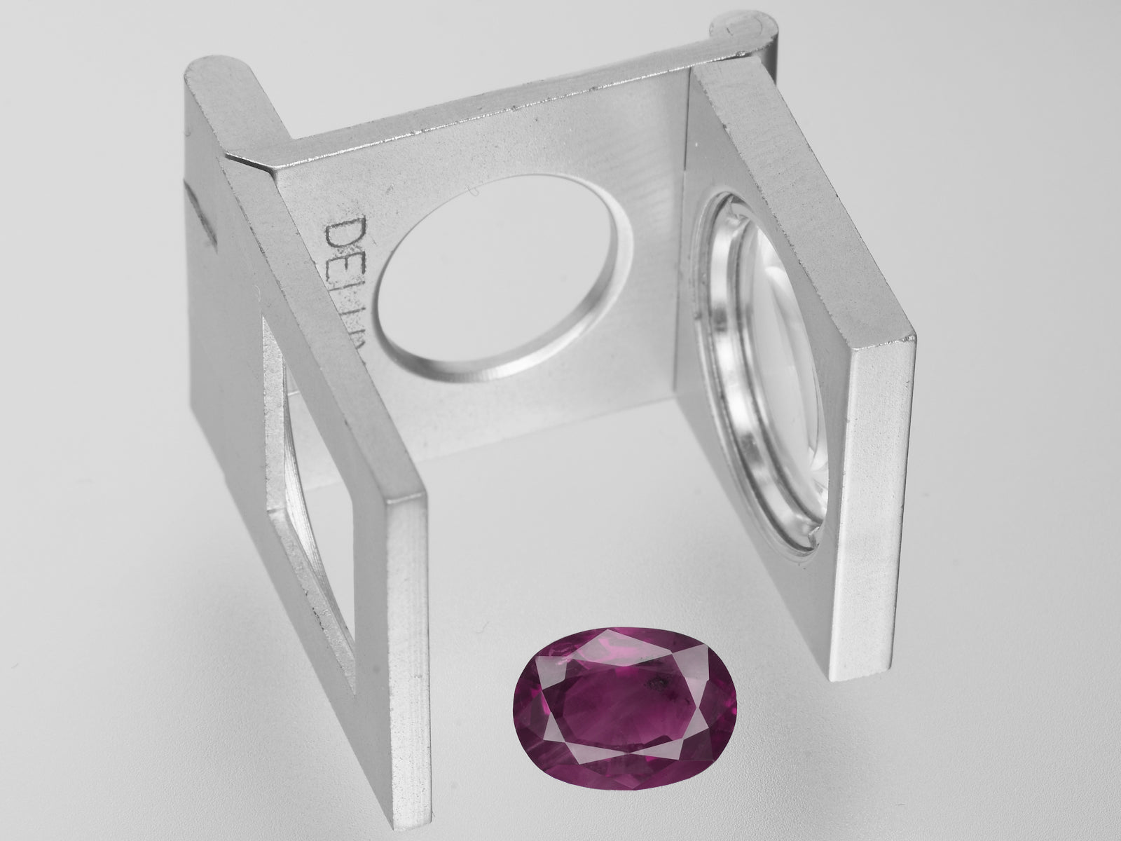 8802255-oval-deep-purplish-red-gia-kashmir-natural-ruby-2.69-ct