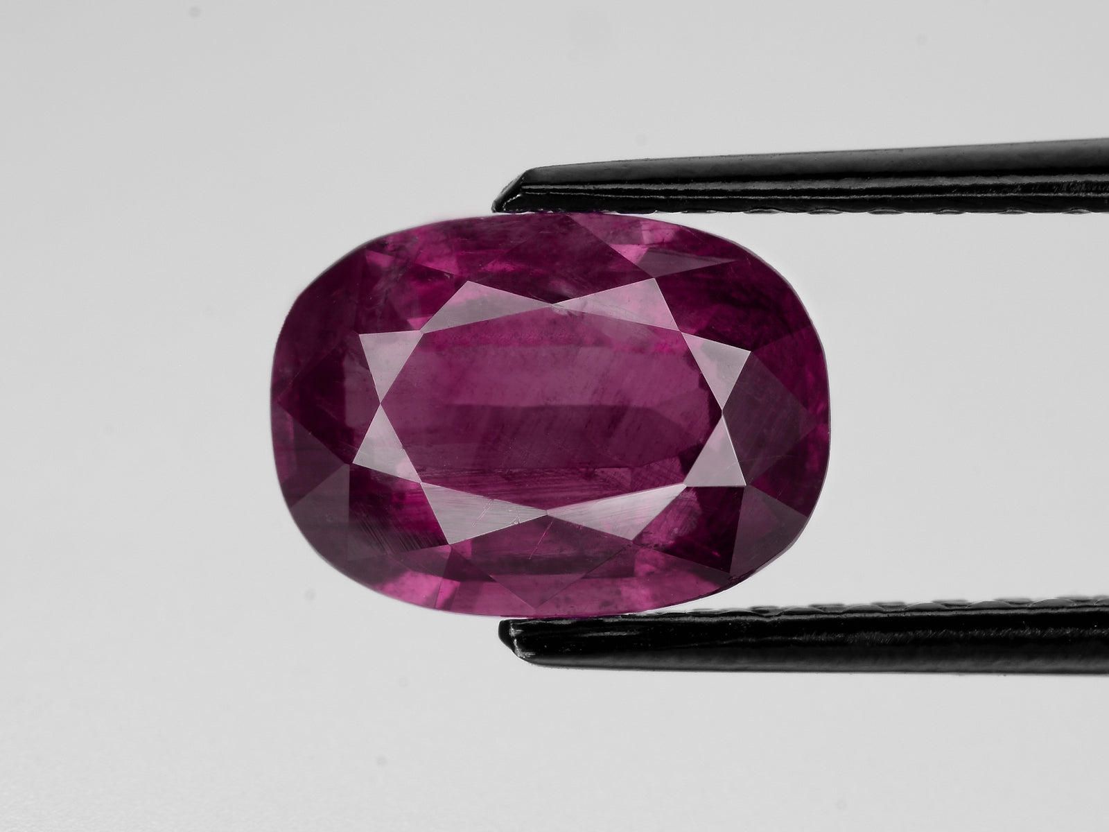 8802256-cushion-deep-purplish-red-gia-kashmir-natural-ruby-2.50-ct