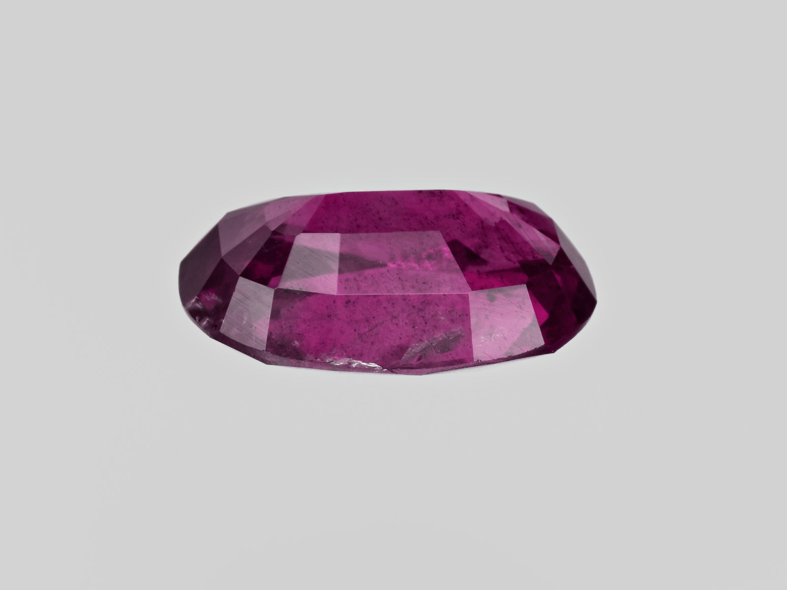 8802256-cushion-deep-purplish-red-gia-kashmir-natural-ruby-2.50-ct