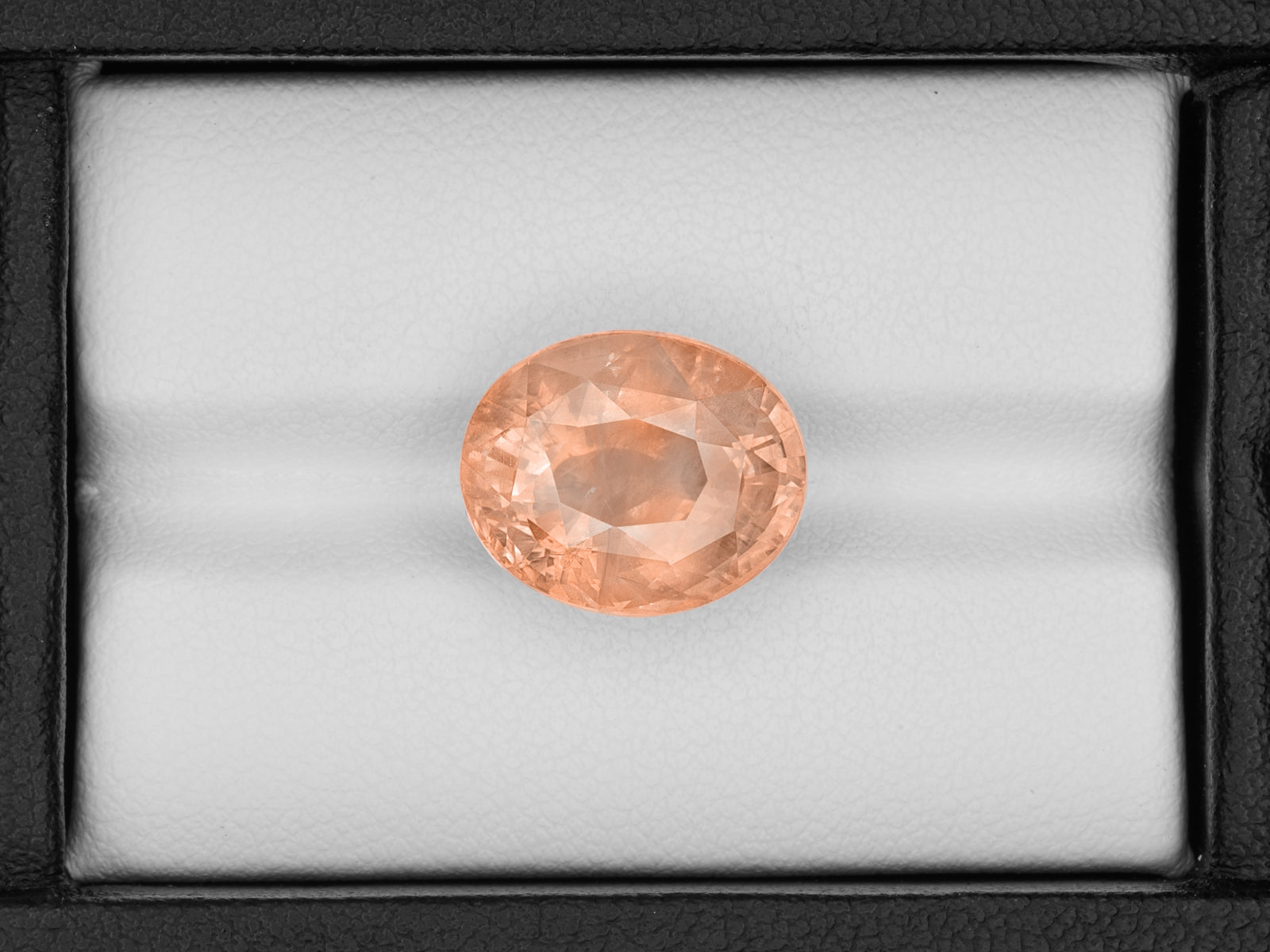 8802236-oval-sunset-orange-with-pinkish-hue-grs-sri-lanka-natural-padparadscha-13.05-ct