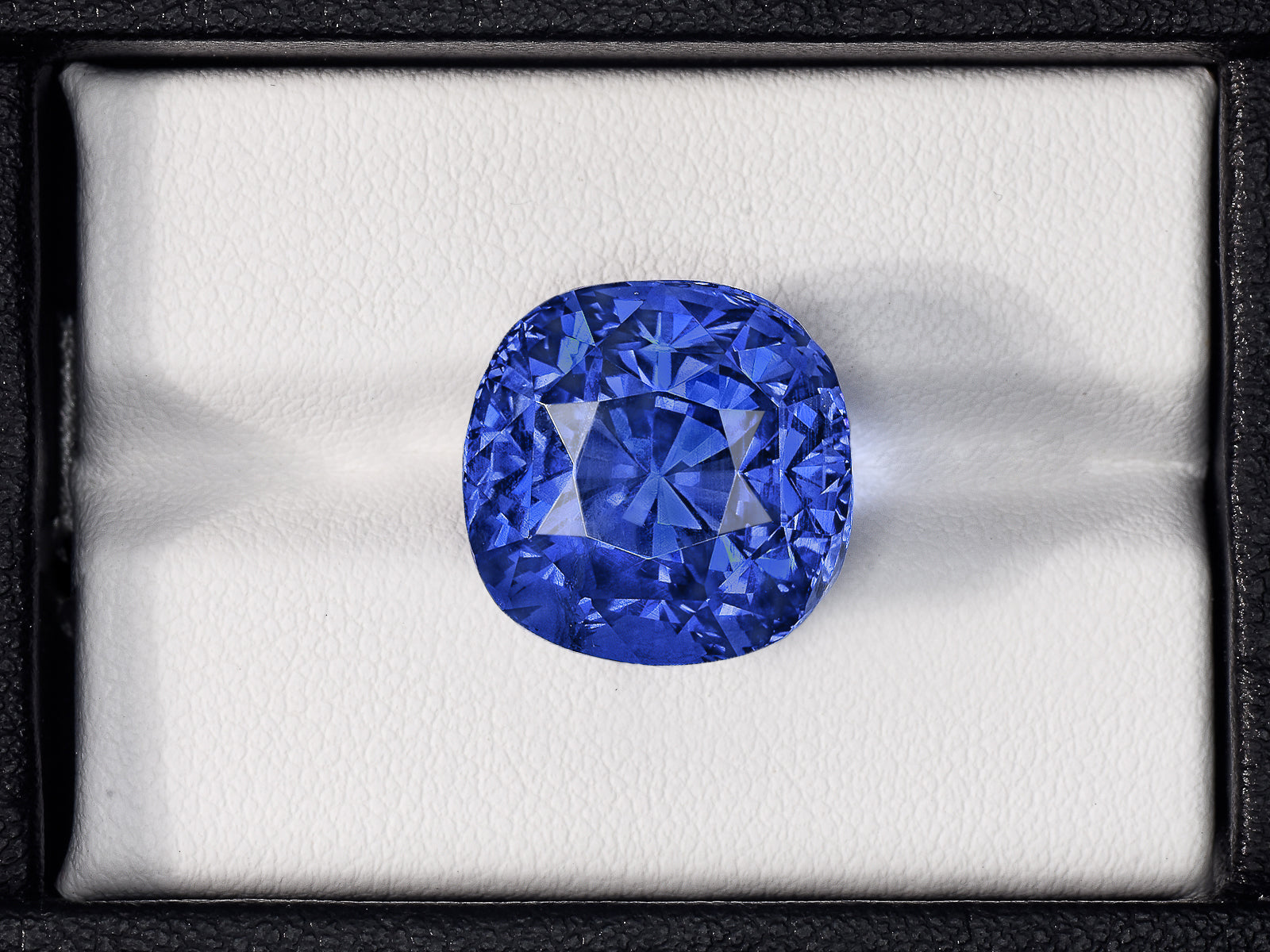 8802587-cushion-fiery-vivid-royal-blue-ssef-grs-sri-lanka-natural-blue-sapphire-27.66-ct