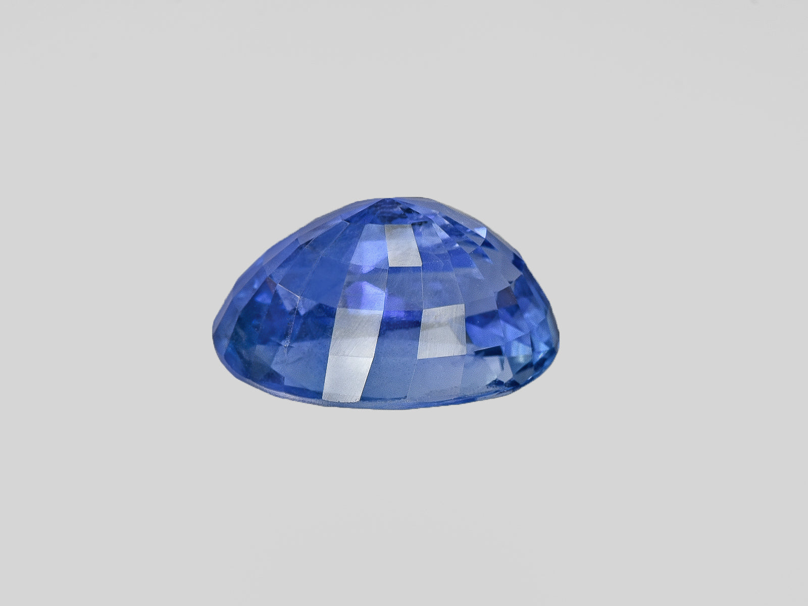 8802588-oval-intense-blue-grs-gii-sri-lanka-natural-blue-sapphire-9.82-ct