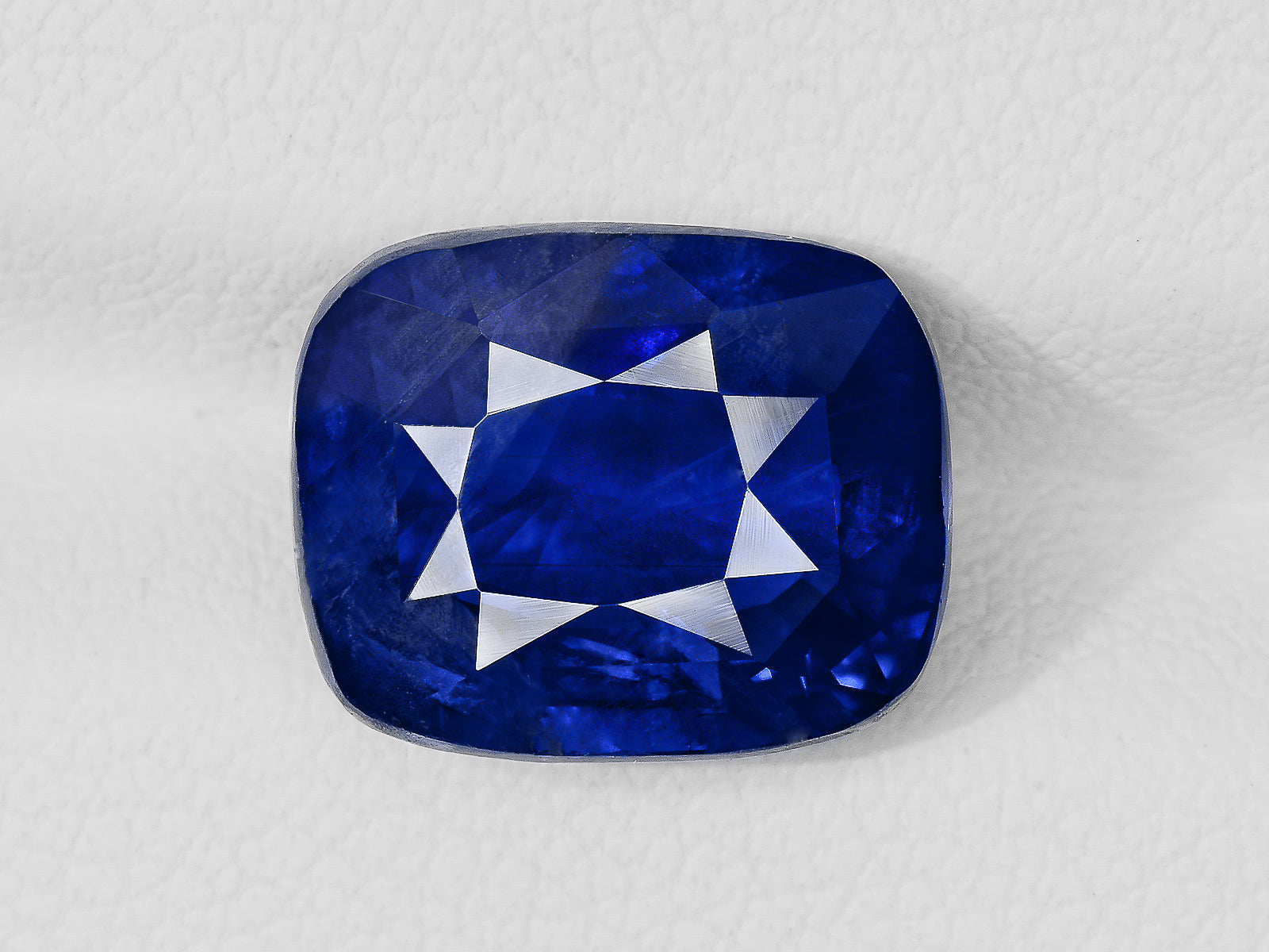 8802590-cushion-deep-intense-royal-blue-grs-sri-lanka-natural-blue-sapphire-6.22-ct