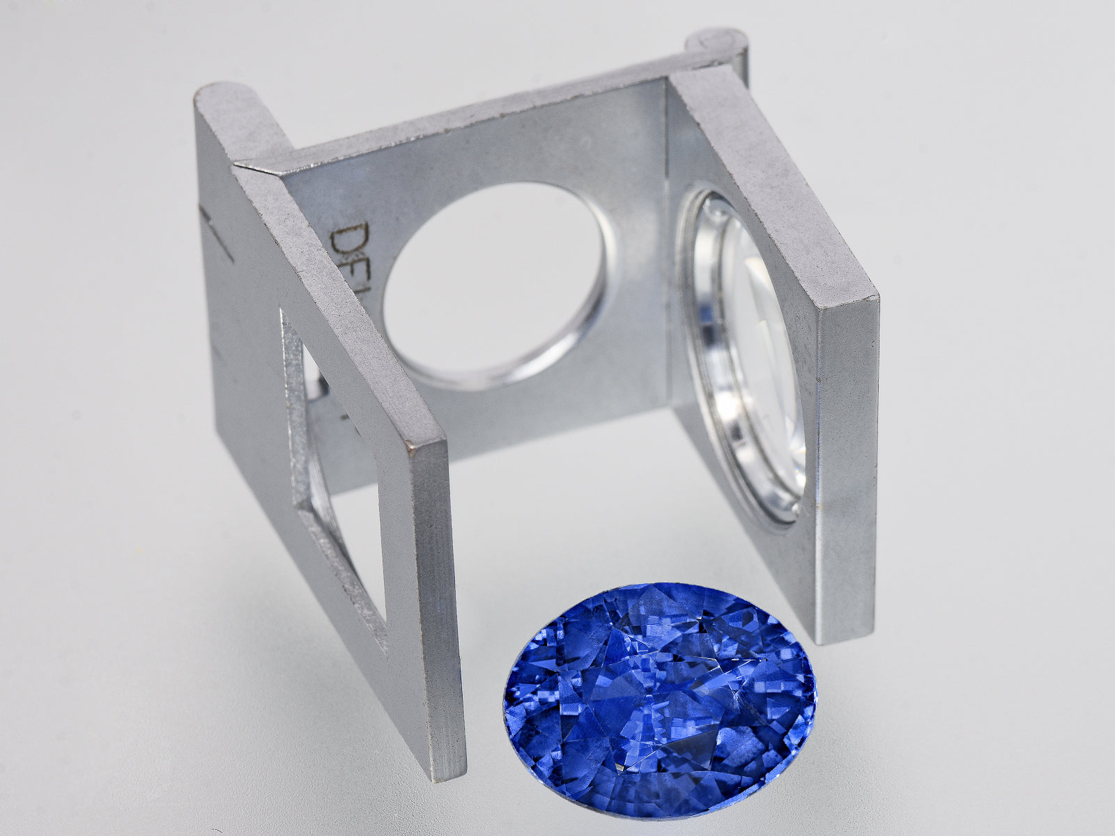 8802593-oval-lively-intense-blue-grs-sri-lanka-natural-blue-sapphire-10.78-ct