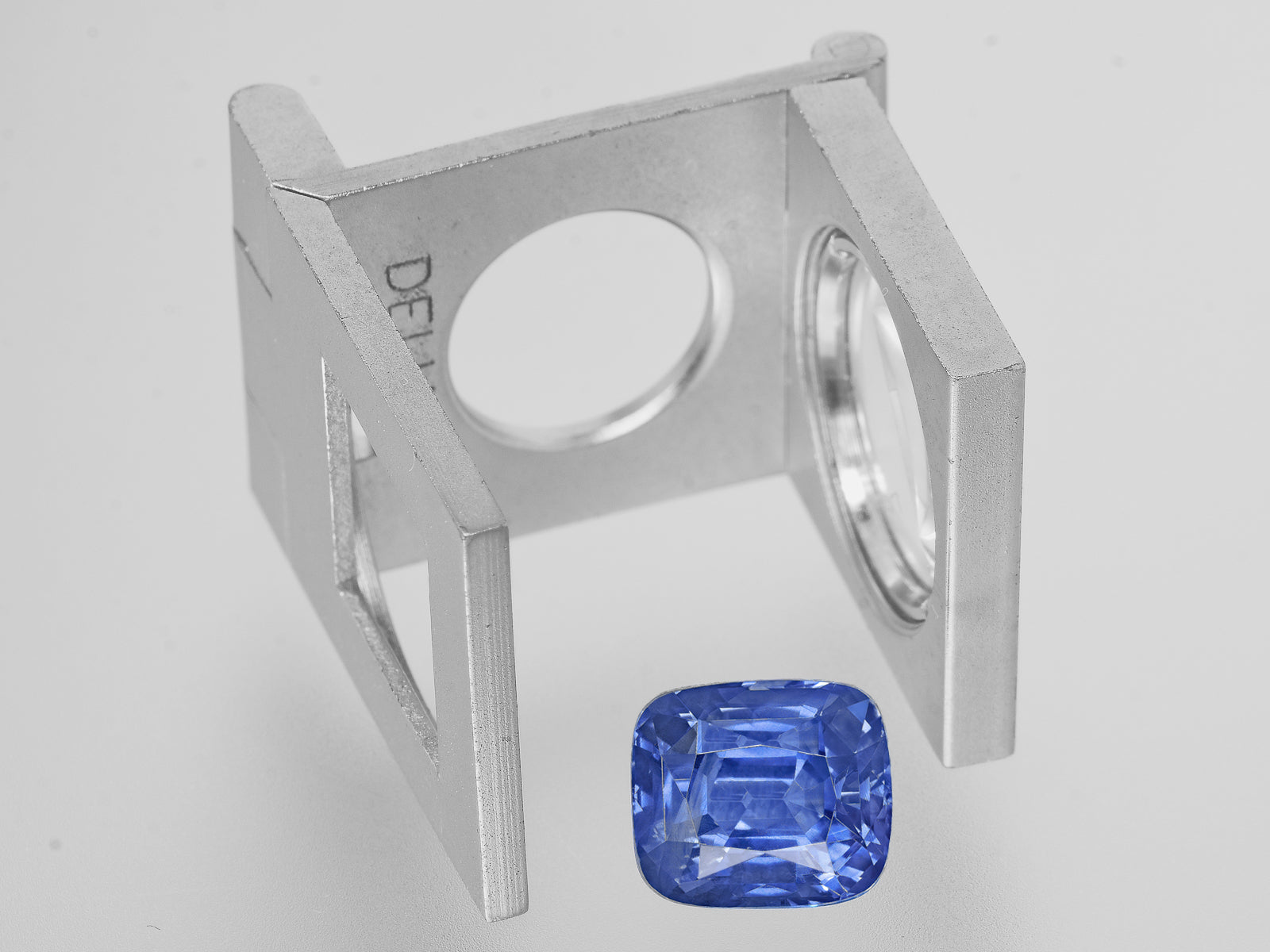 8802599-cushion-velvety-cornflower-blue-grs-sri-lanka-natural-blue-sapphire-6.37-ct
