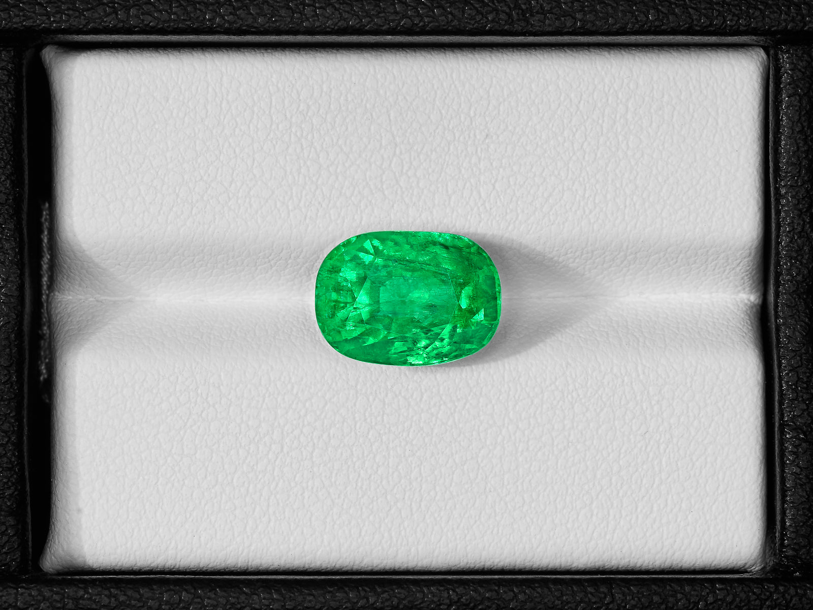 8802603-cushion-bright-neon-green-gia-afghanistan-natural-emerald-5.21-ct