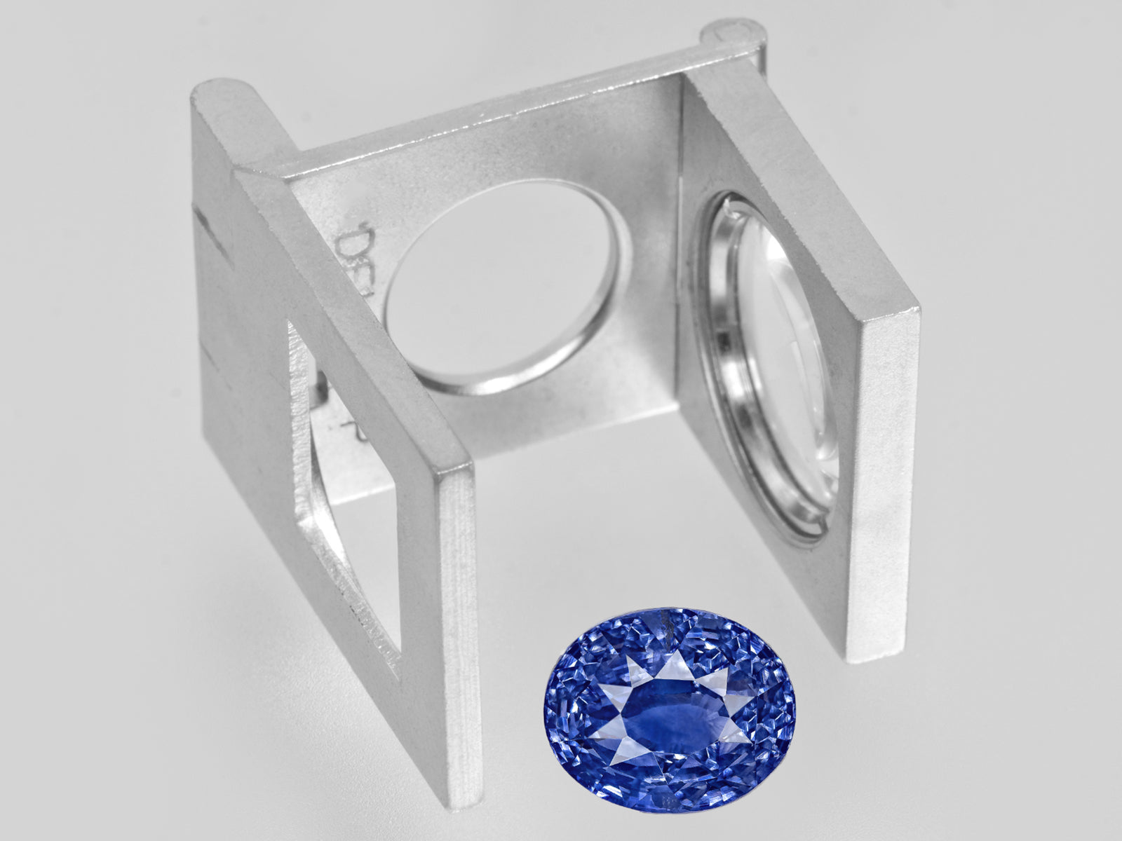 8802740-oval-velvety-cornflower-blue-grs-sri-lanka-natural-blue-sapphire-8.28-ct